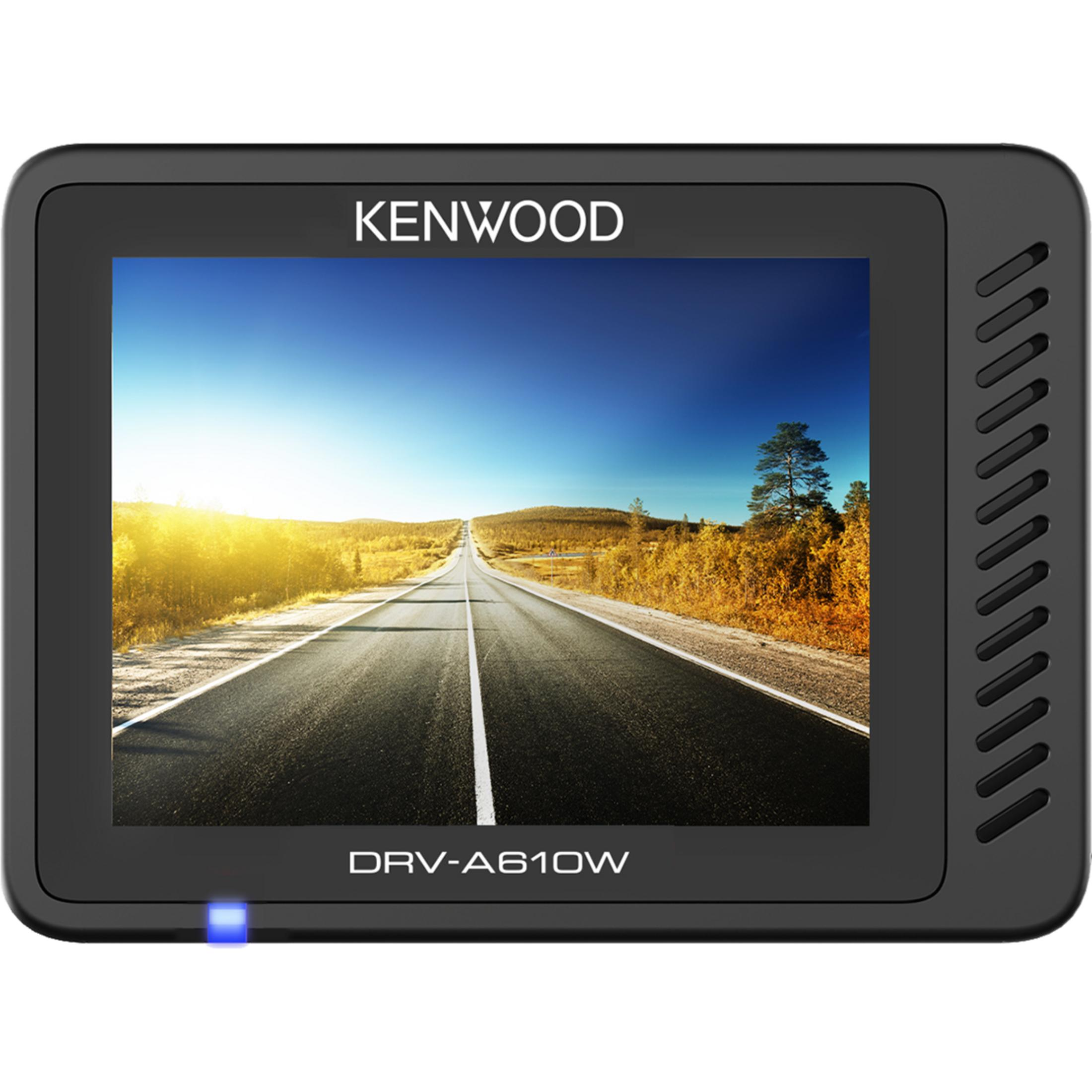 Kenwood DRV-A610W zeigt eine Straße mit warmem Sonnenlicht.