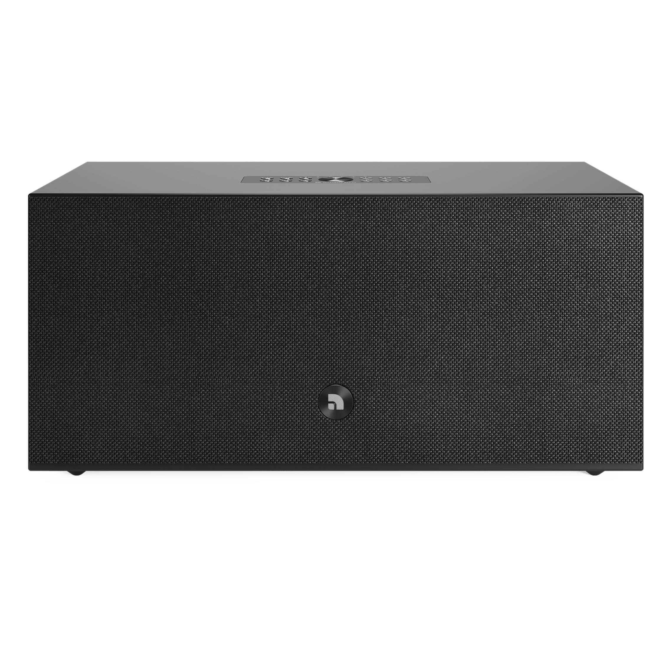 Schwarzer Subwoofer mit Stofffront und Logo.