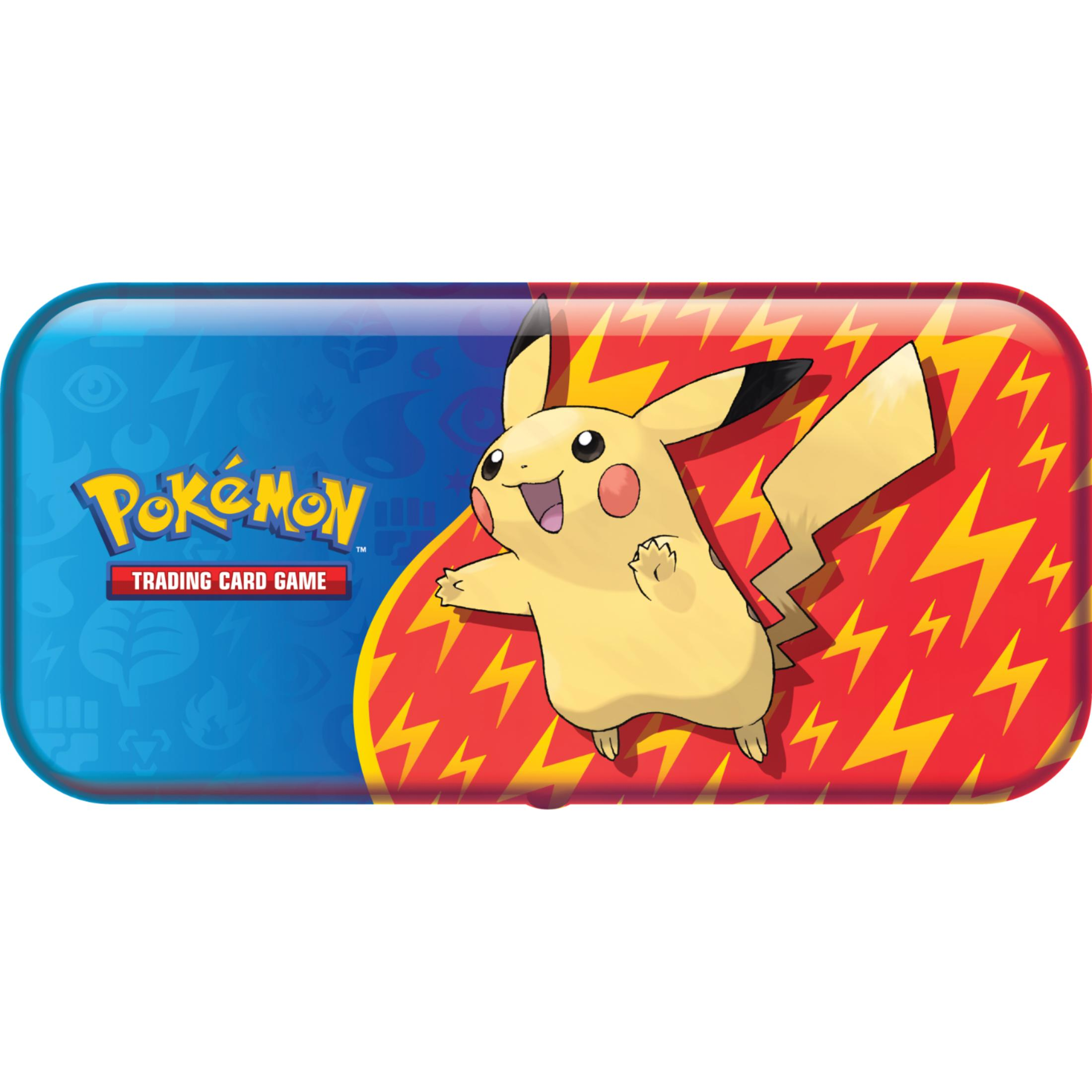 Pikachu auf einer blauen und roten Fläche mit Pokémon-Logo und Blitzen.
