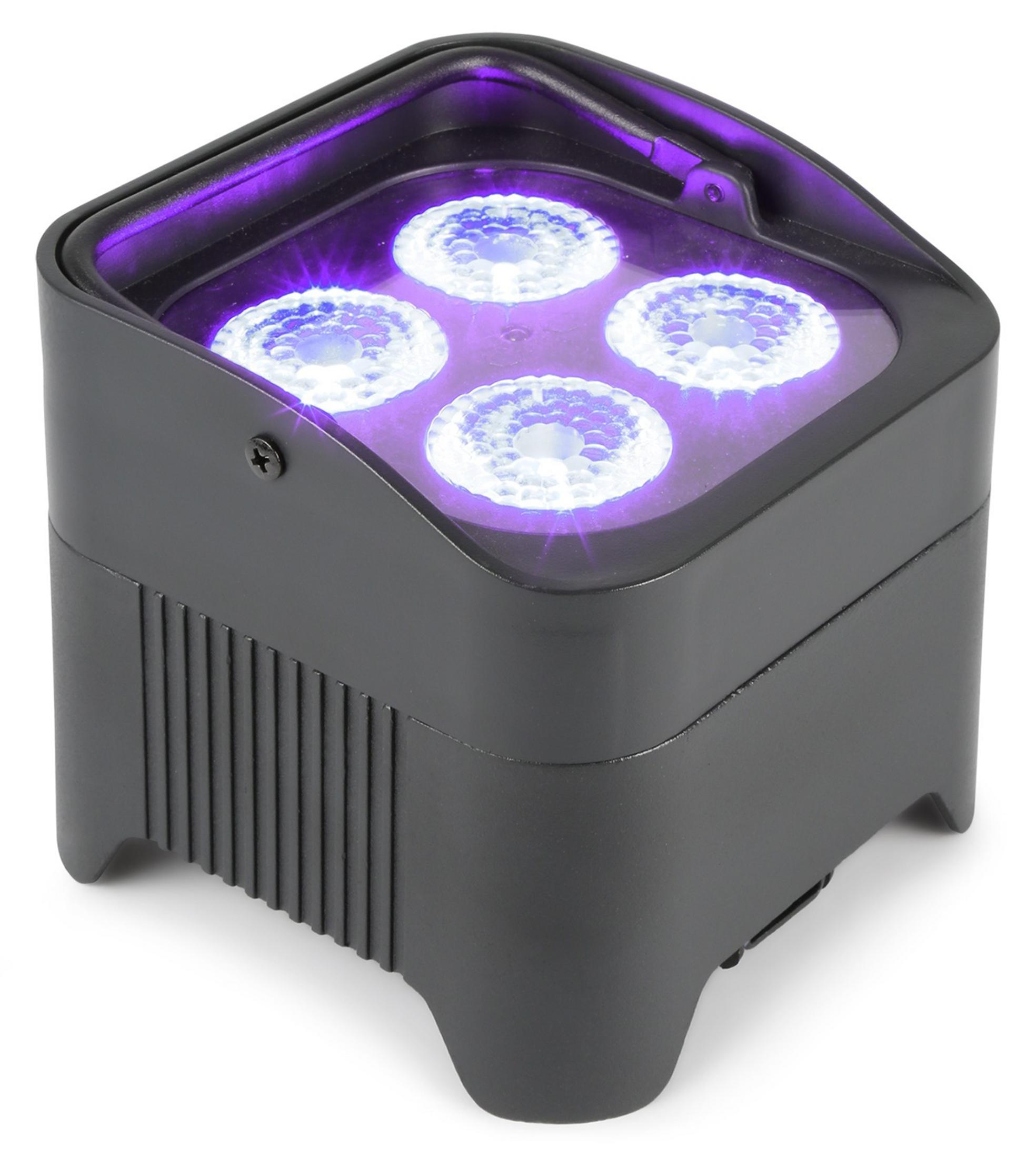 Foco UV negro con cuatro LEDs iluminados emitiendo luz púrpura.