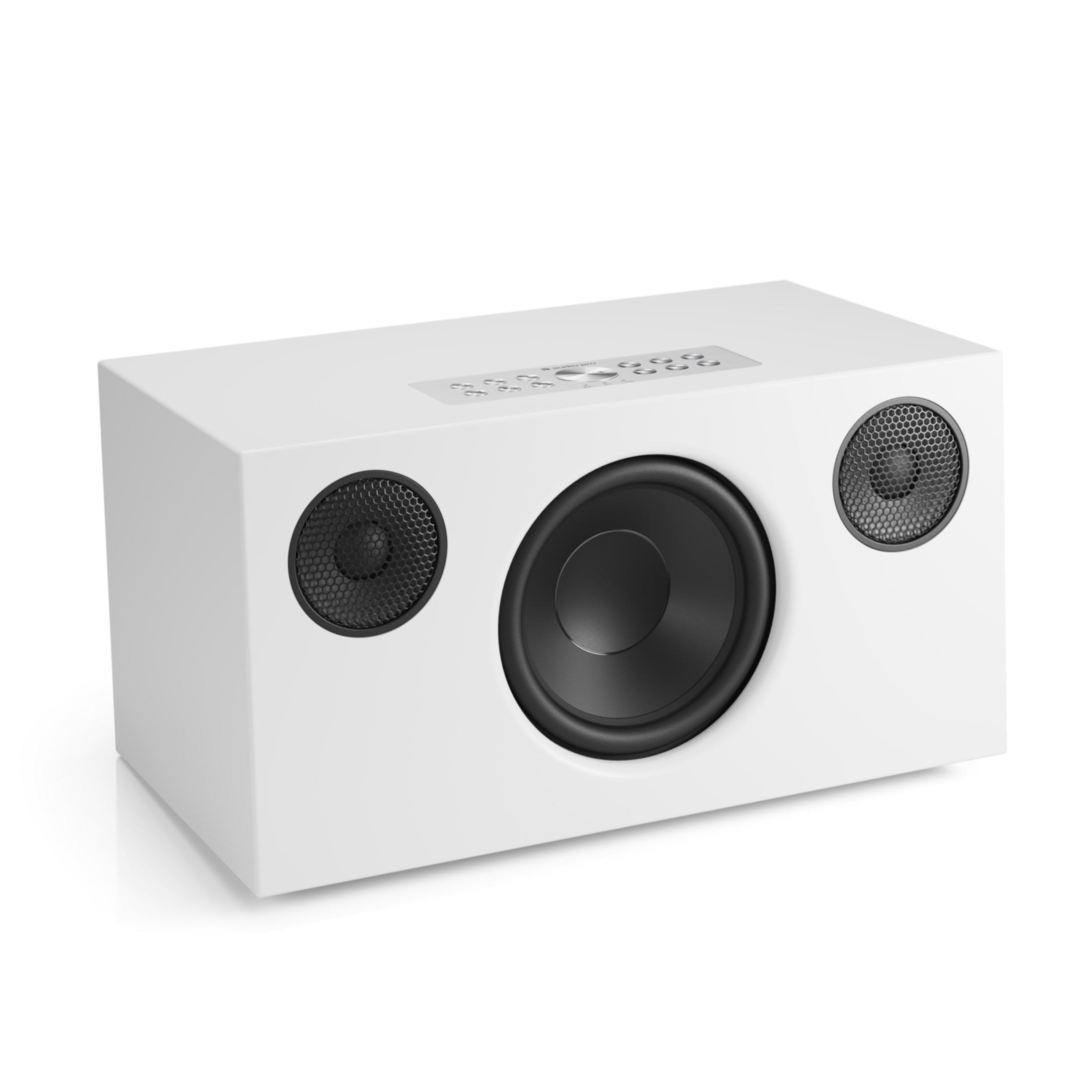 Un altoparlante bianco rettangolare con un woofer nero grande e due altoparlanti neri più piccoli.