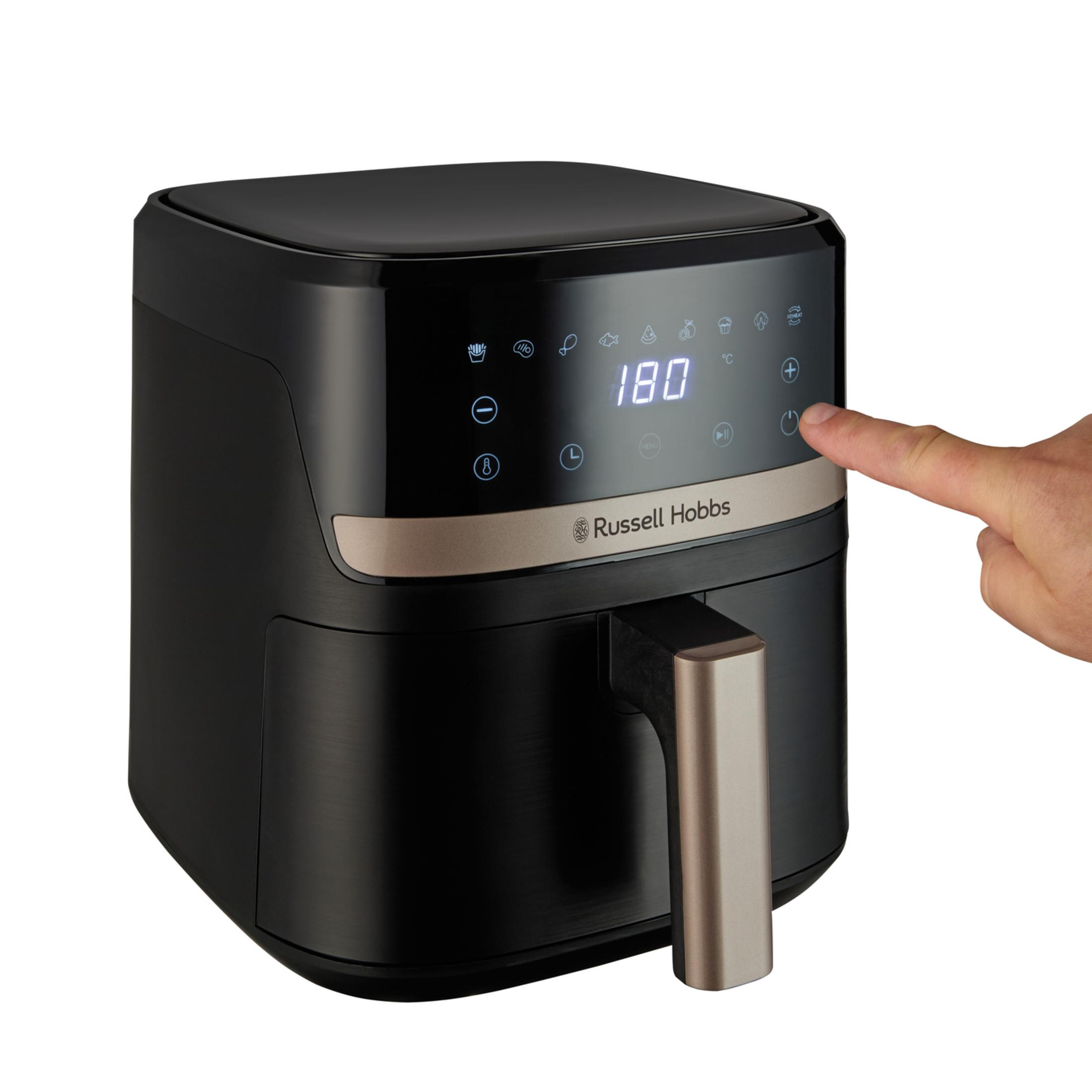 Eine schwarze Heißluftfritteuse von Russell Hobbs mit beleuchtetem Display.
