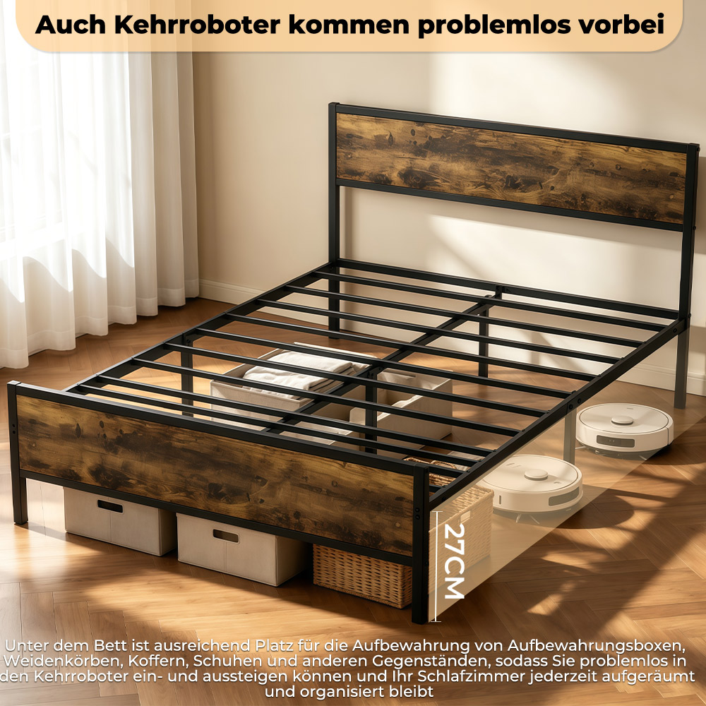 Metallbettgestell mit Holzakzenten, Stauraum darunter, zwei Saugroboter.