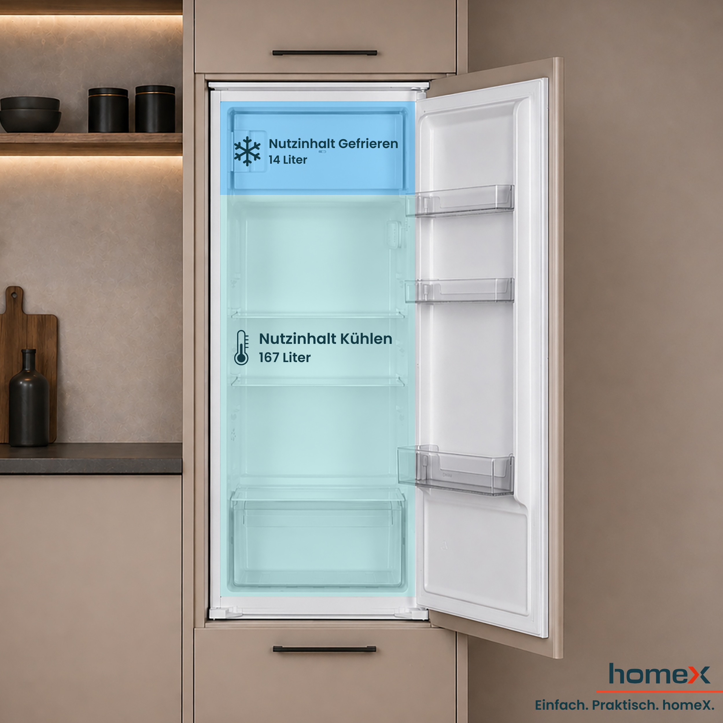 Offener Kühlschrank mit Gefrierfach (14L) und Kühlteil (167L).