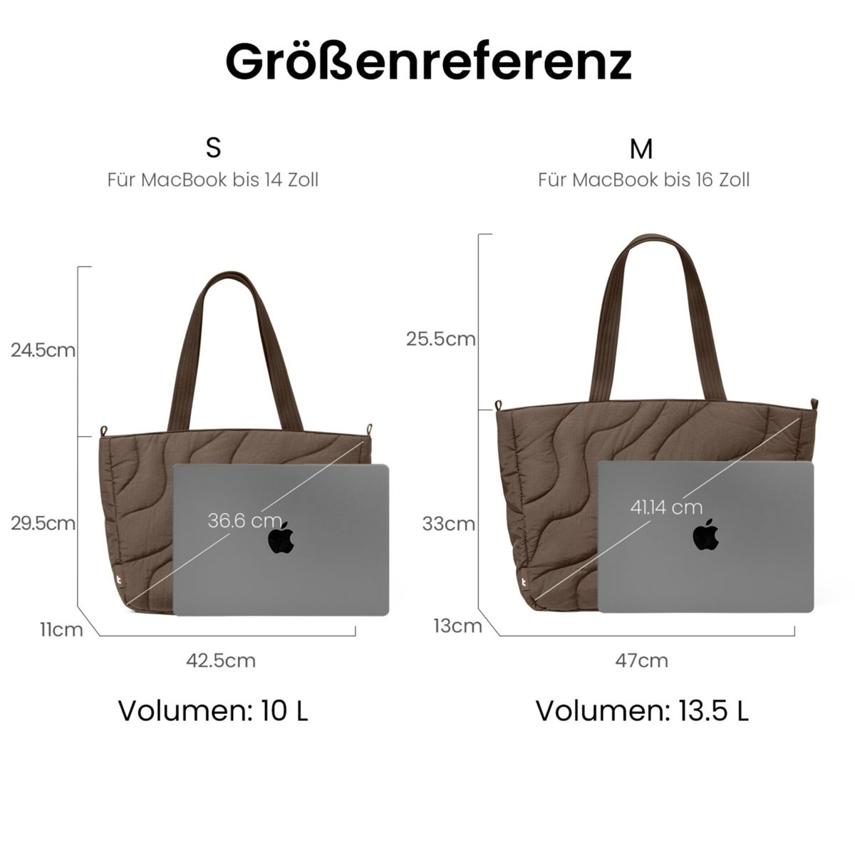 Maatvergelijking van twee bruine tassen met MacBooks. Links maat S, rechts maat M.