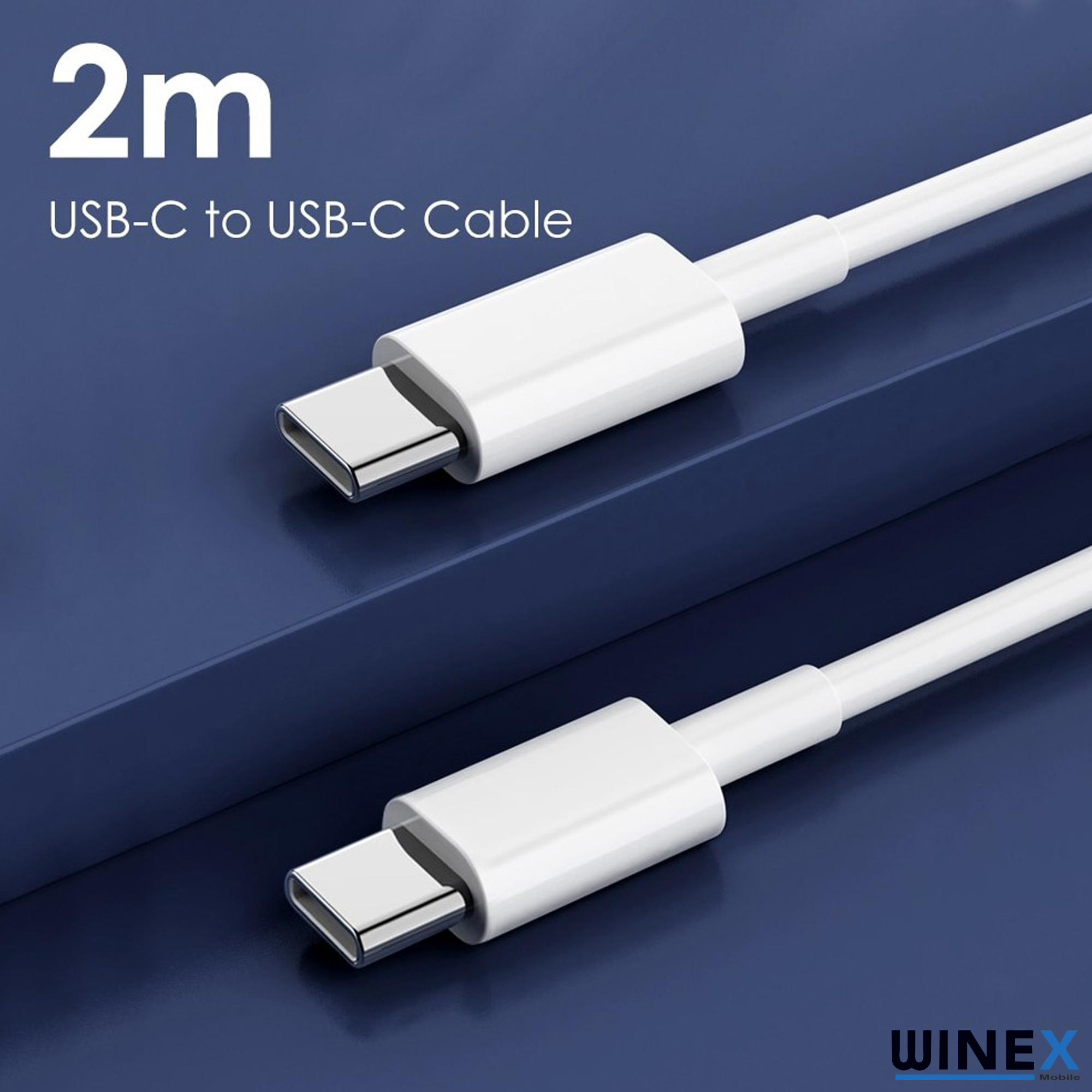Mavi arka plan üzerinde gümüş konektörlü beyaz bir USB-C - USB-C kablosu.