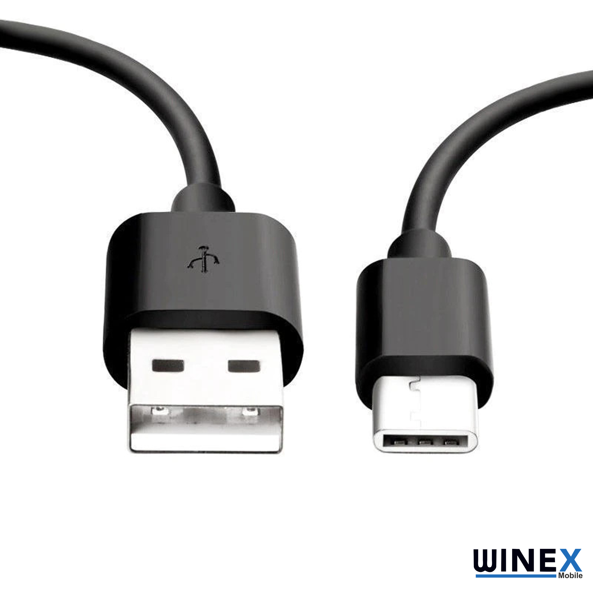 Beyaz arka plan üzerinde siyah bir USB-A ve bir USB-C kablosu.