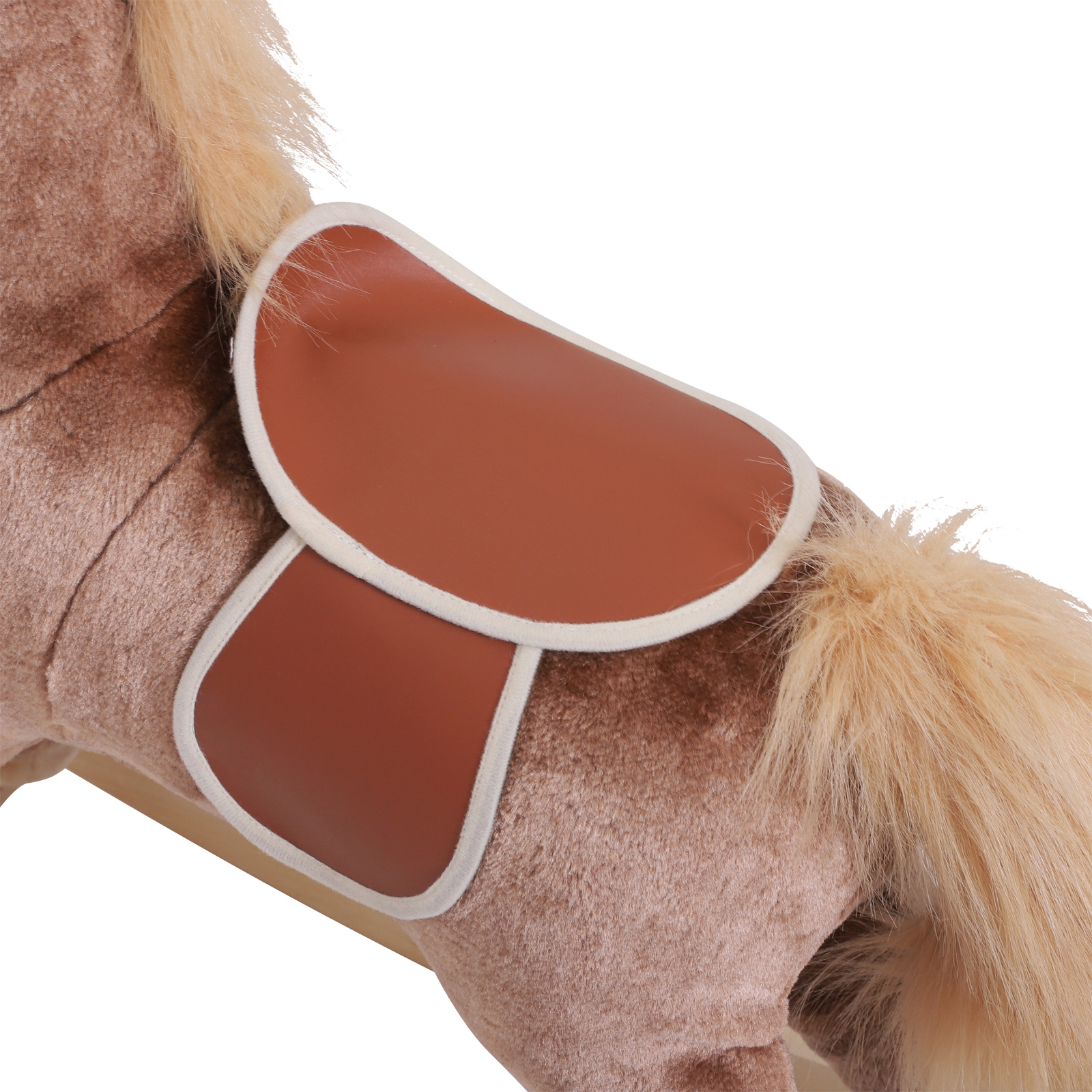Un caballo de peluche marrón con una silla de montar marrón y cola rubia.