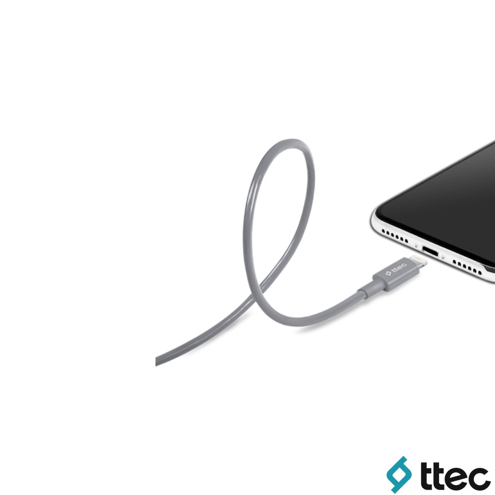 Ttec logolu gri şarj kablosu bir akıllı telefona takılı.