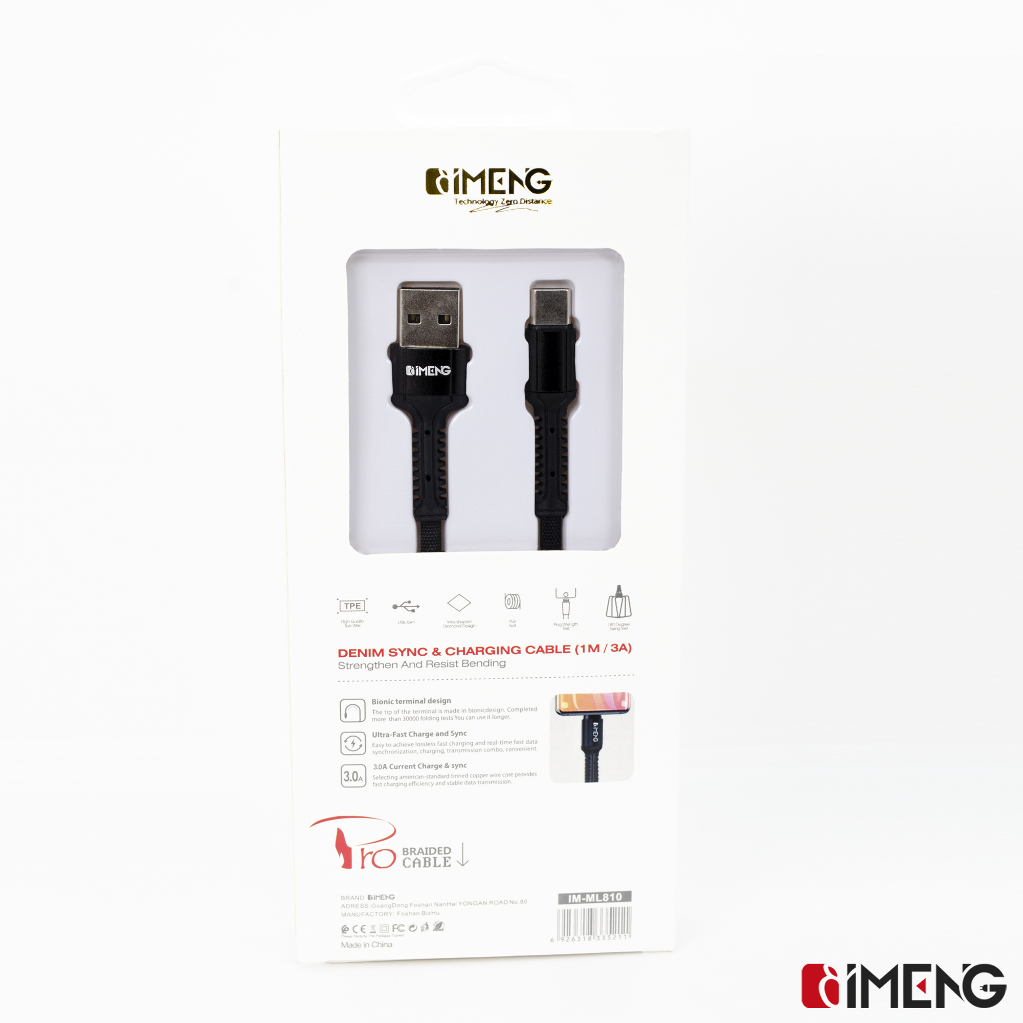 Gümüş konektörlü siyah USB-C şarj kablosu ambalajı.