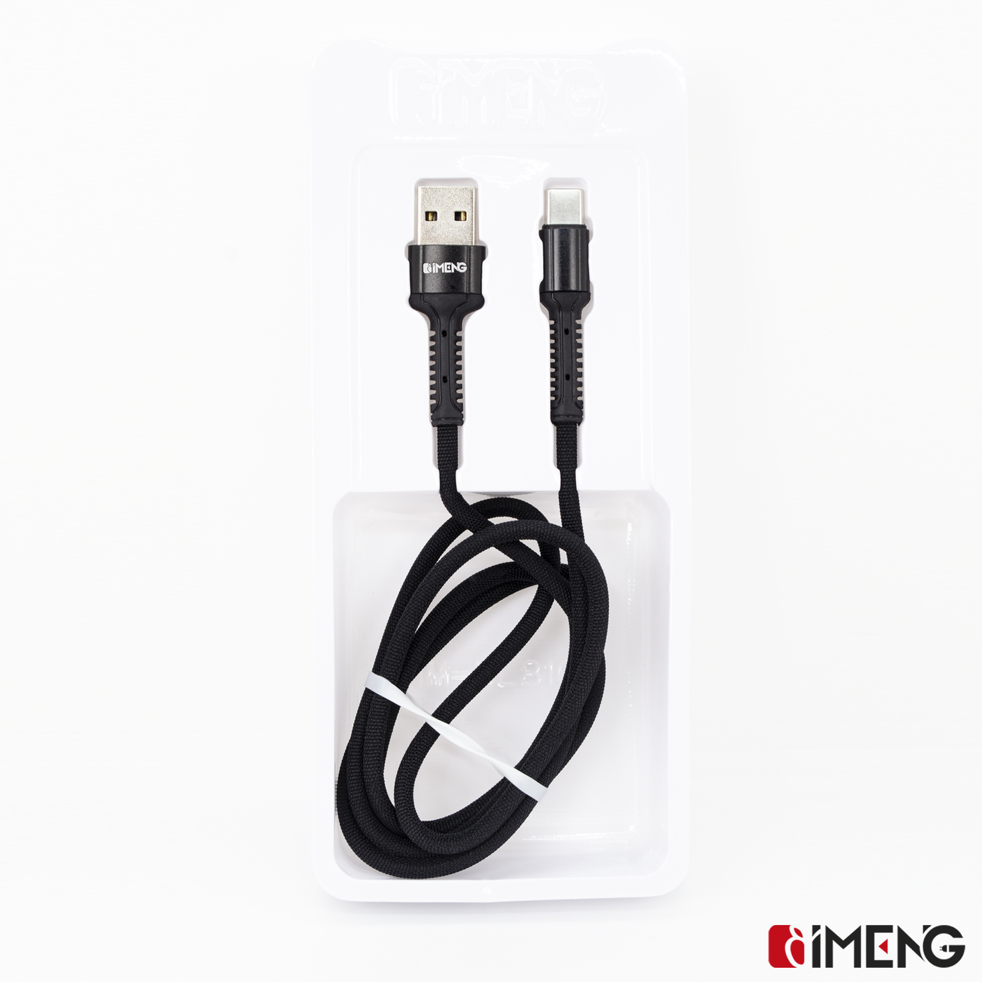Şeffaf ambalajda USB-A konektörlü siyah USB-C kablosu.