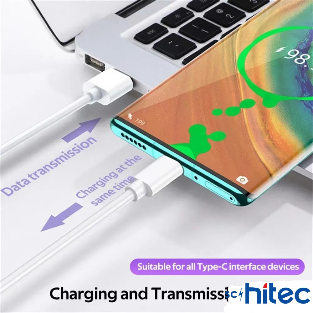Bir akıllı telefon USB-C ile dizüstü bilgisayara bağlı.