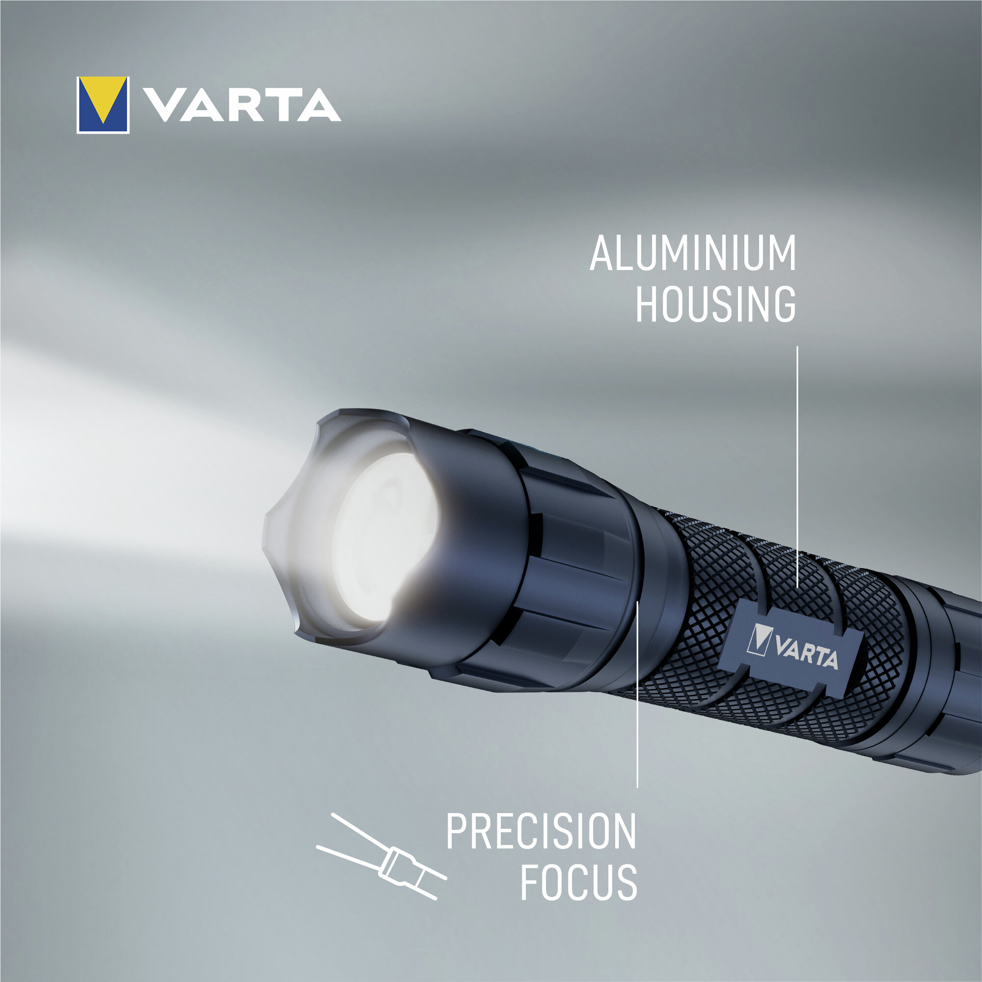 Eine Varta Taschenlampe mit Aluminiumgehäuse und Präzisionsfokus.