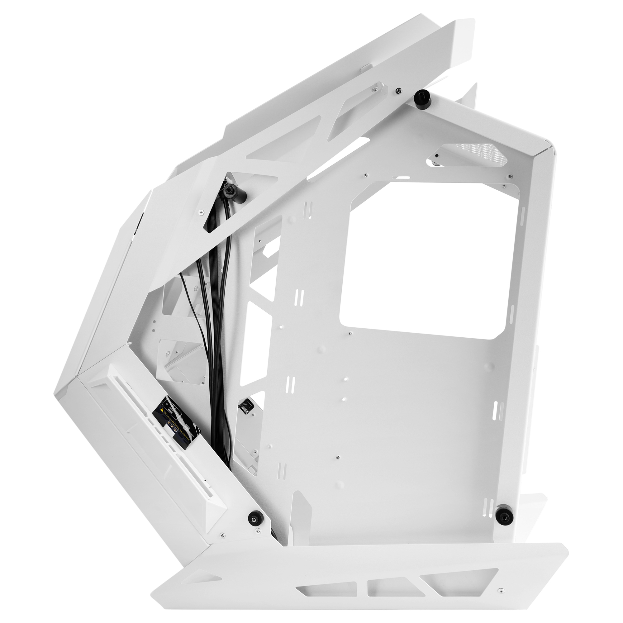 Un case per computer bianco con cavi e viti su sfondo bianco.