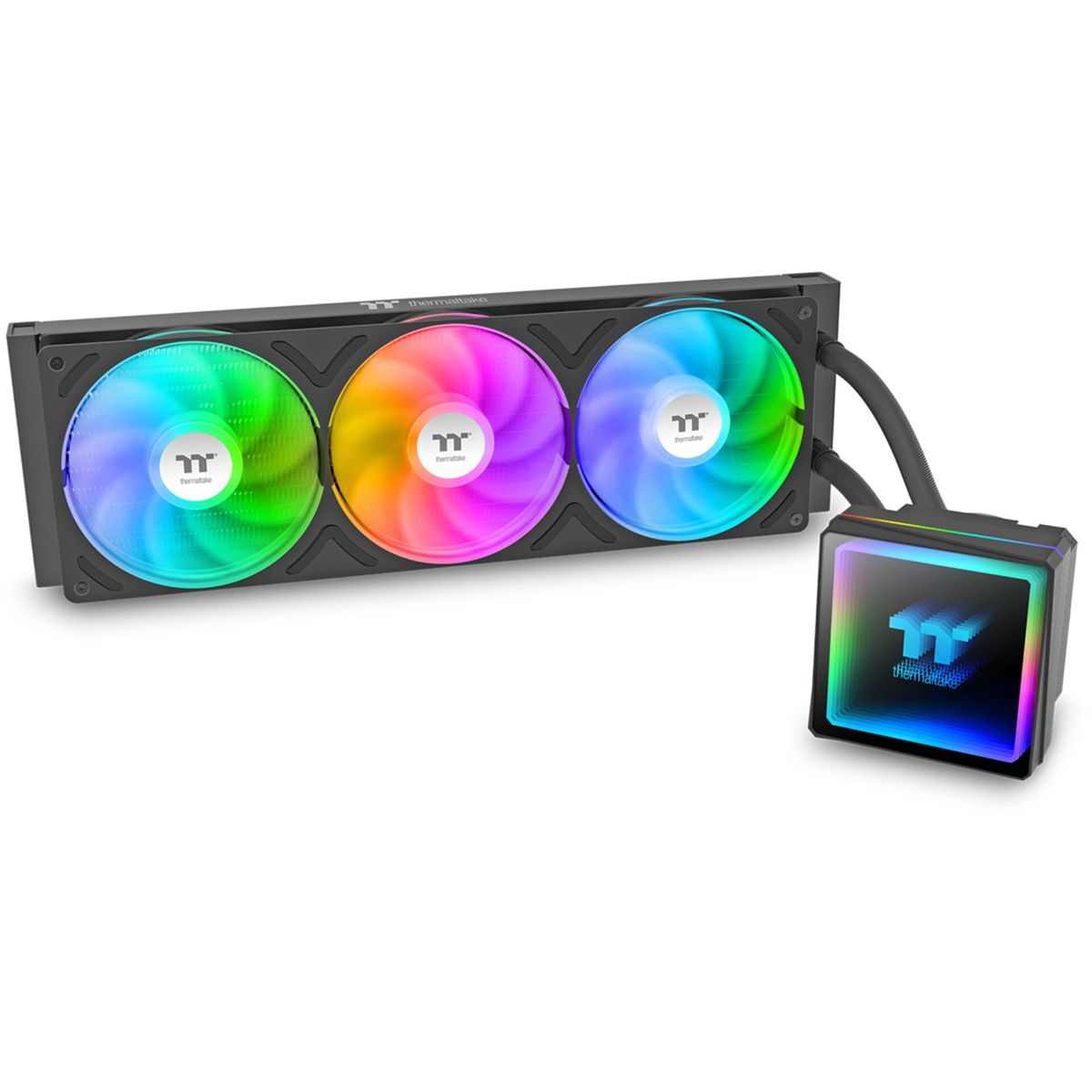 Un water cooler per PC nero con tre ventole RGB e corpo pompa quadrato.