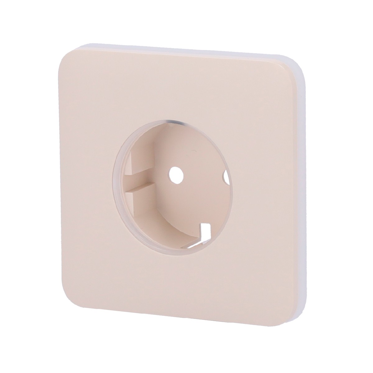 Una presa elettrica beige con apertura rotonda, isolata su sfondo bianco.