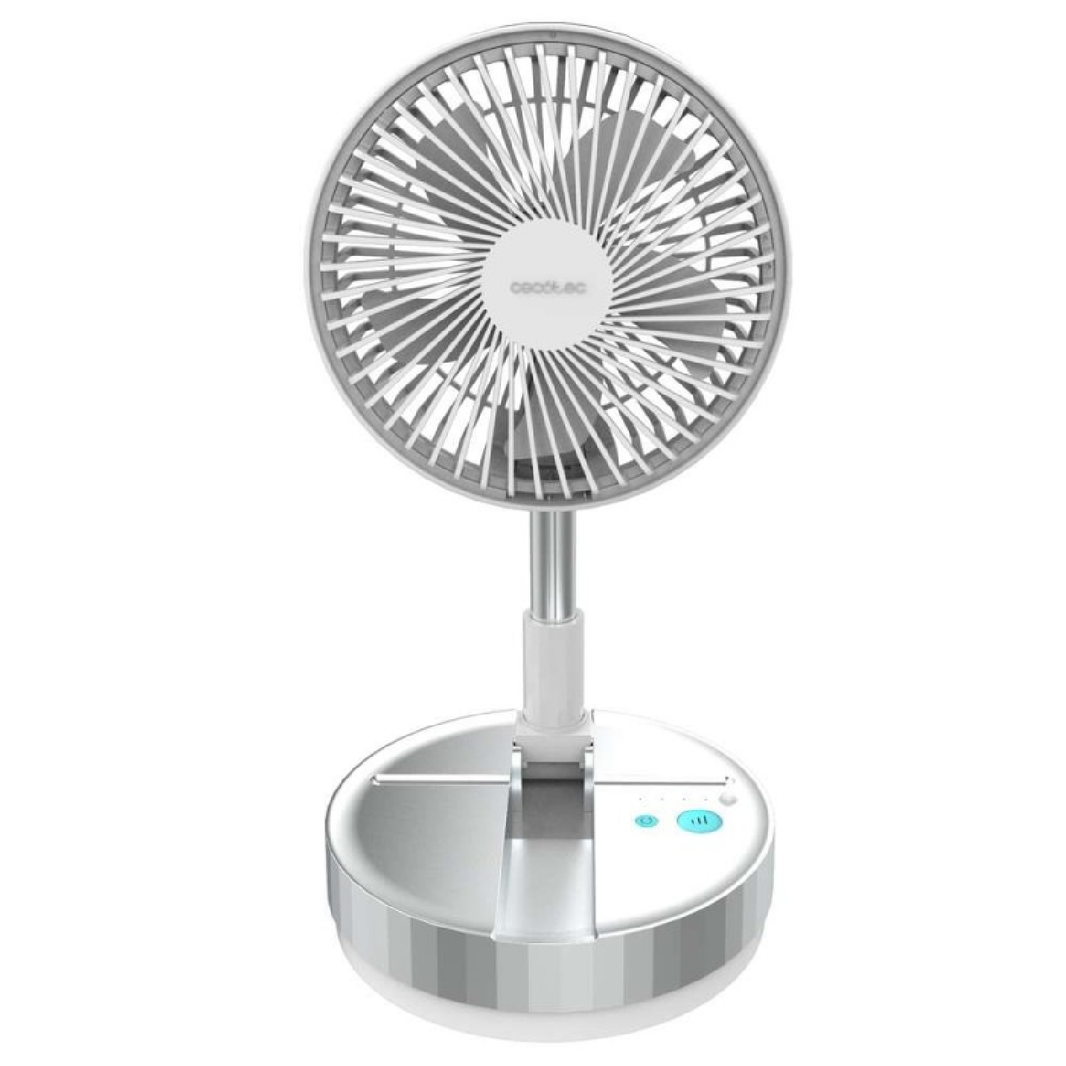 Un ventilador de escritorio plateado y plegable con un botón azul en su base.