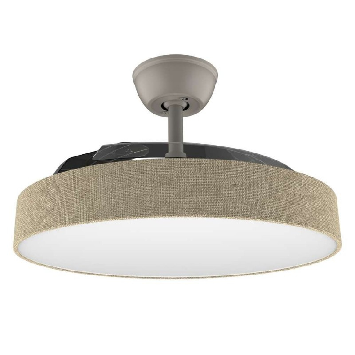 Lampada da soffitto con ventilatore, paralume in tessuto marrone e parte inferiore illuminata.