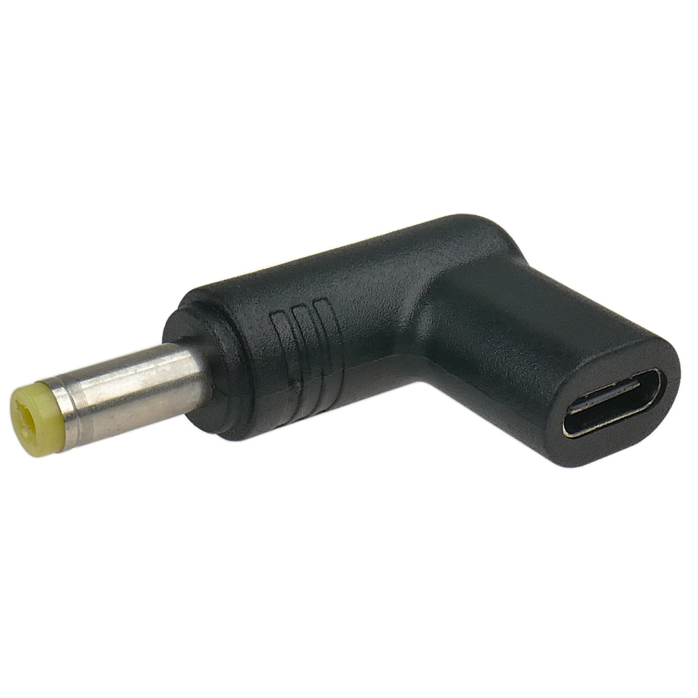Czarny adapter w kształcie litery L z okrągłą wtyczką i portem USB-C.