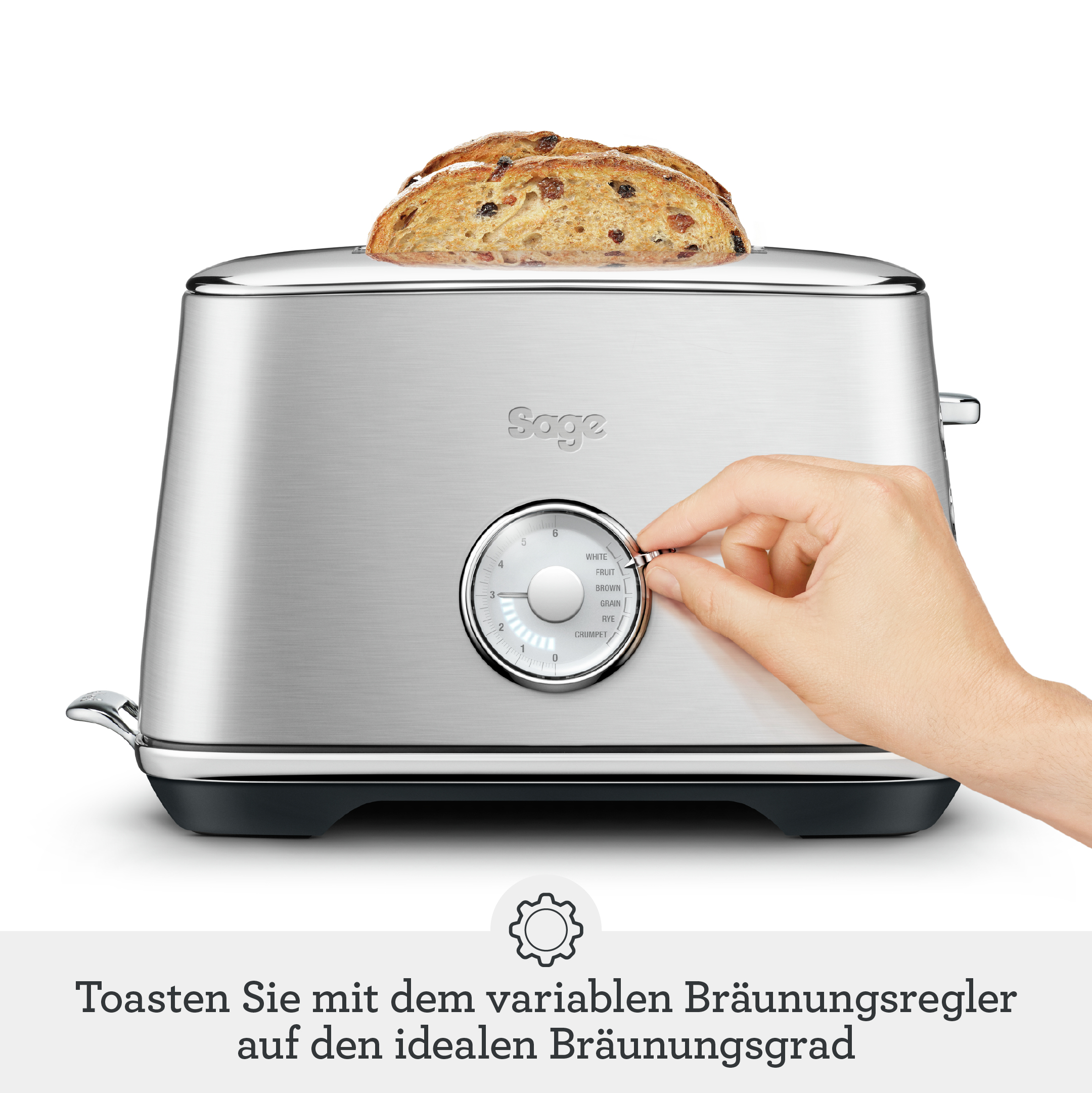 Een zilveren broodrooster met twee sneetjes brood en een draaiknop.