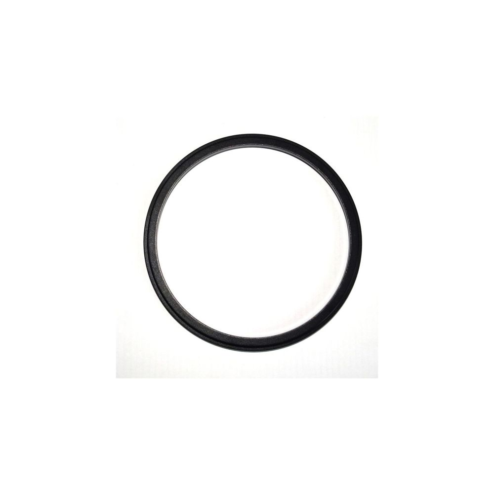 Een zwarte ring op een witte achtergrond.