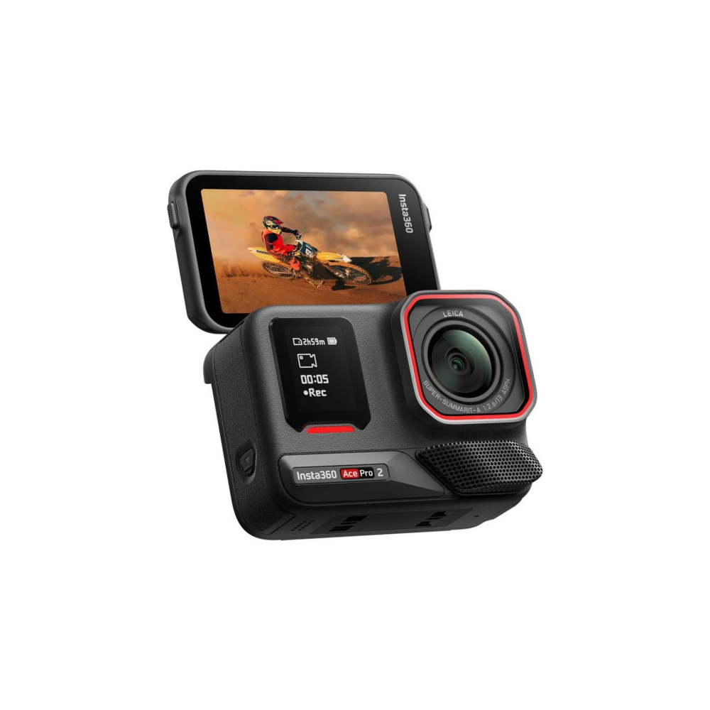 Insta360 Ace Pro 2 Kamera mit Leica Objektiv zeigt Motorradfahrer auf dem Bildschirm.