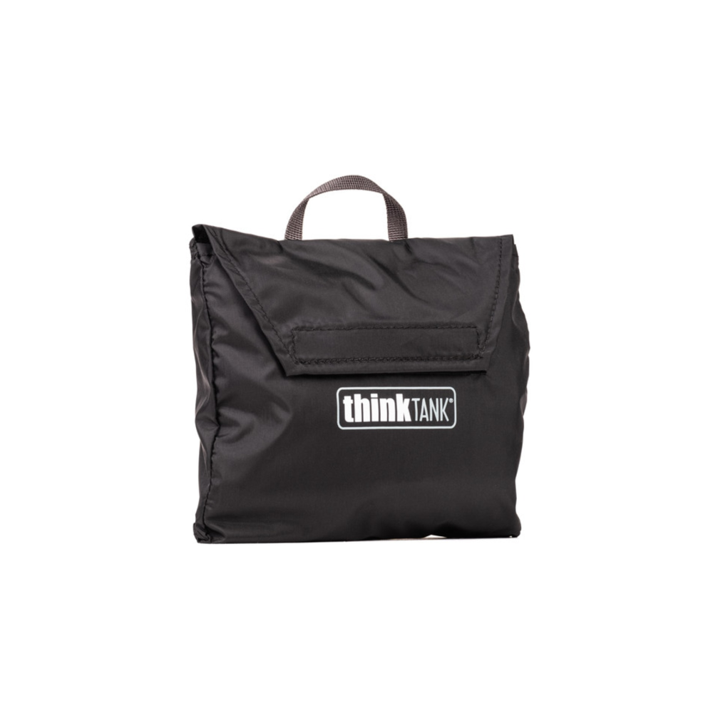Zwarte tas met Think Tank logo en handvat op witte achtergrond.