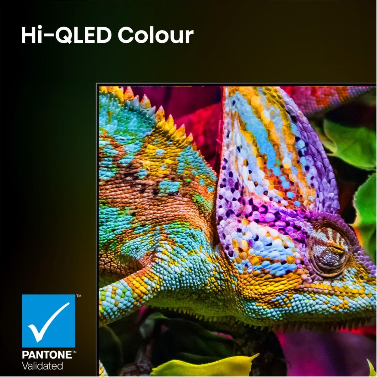 Un camaleonte vibrante con squame colorate, accanto al testo Hi-QLED Colour.