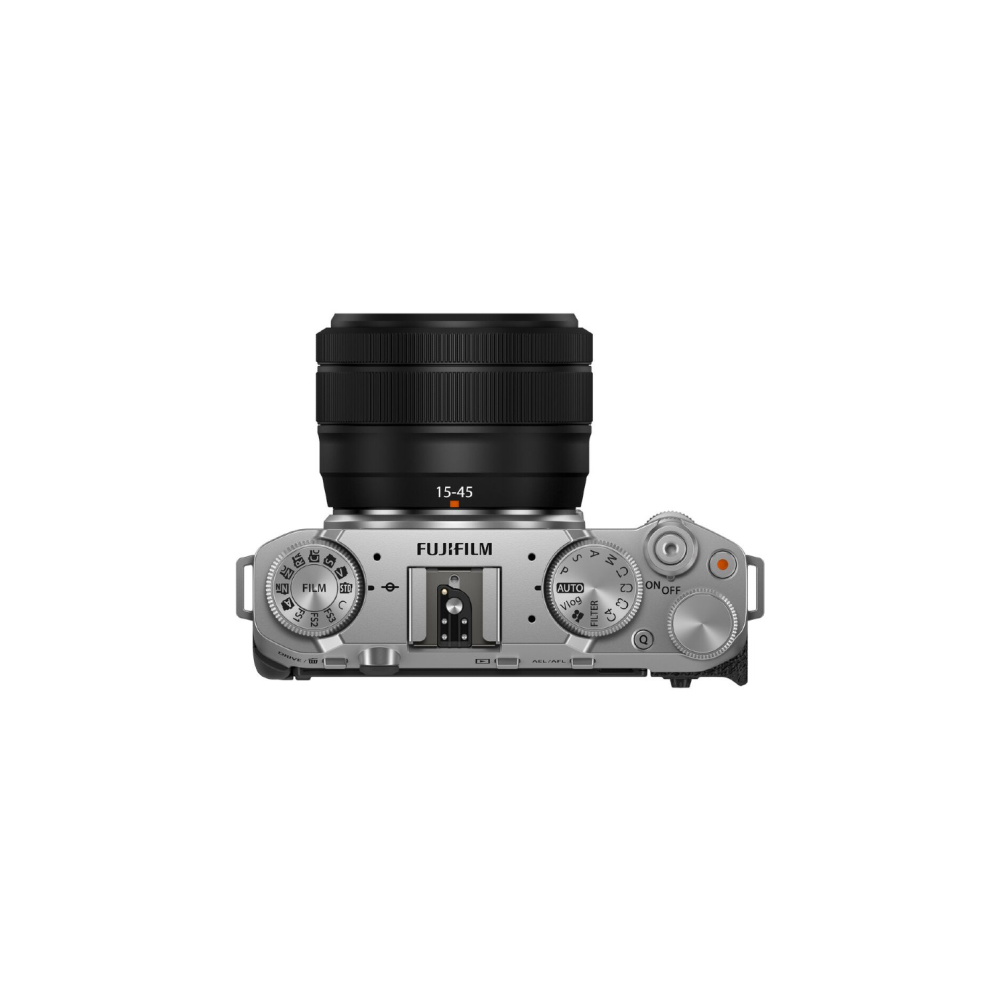 Silberne Kamera mit aufgesetztem 15-45mm Objektiv, von oben gesehen.