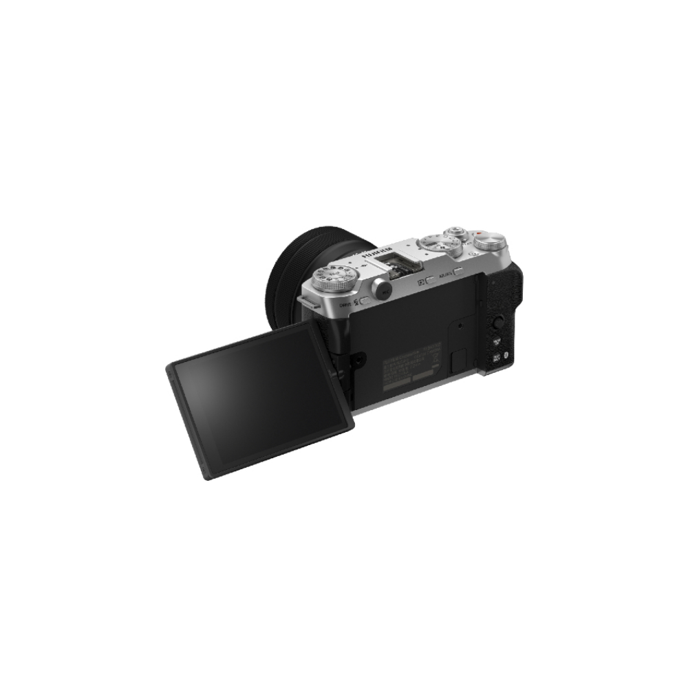 Silberne Fujifilm Kamera mit ausklappbarem Bildschirm und Objektiv.