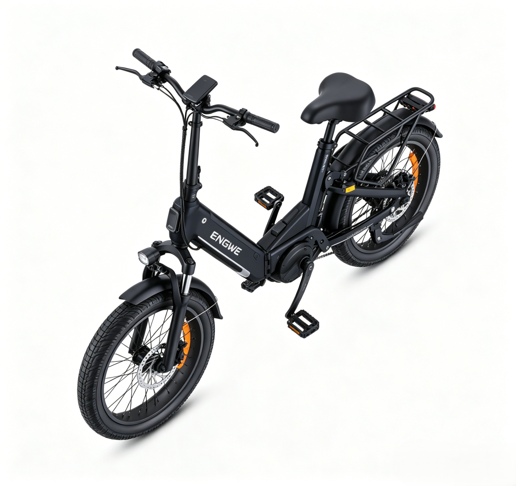 Viene mostrata una bicicletta elettrica ENGWE nera con pneumatici larghi, portapacchi posteriore e freni a disco.