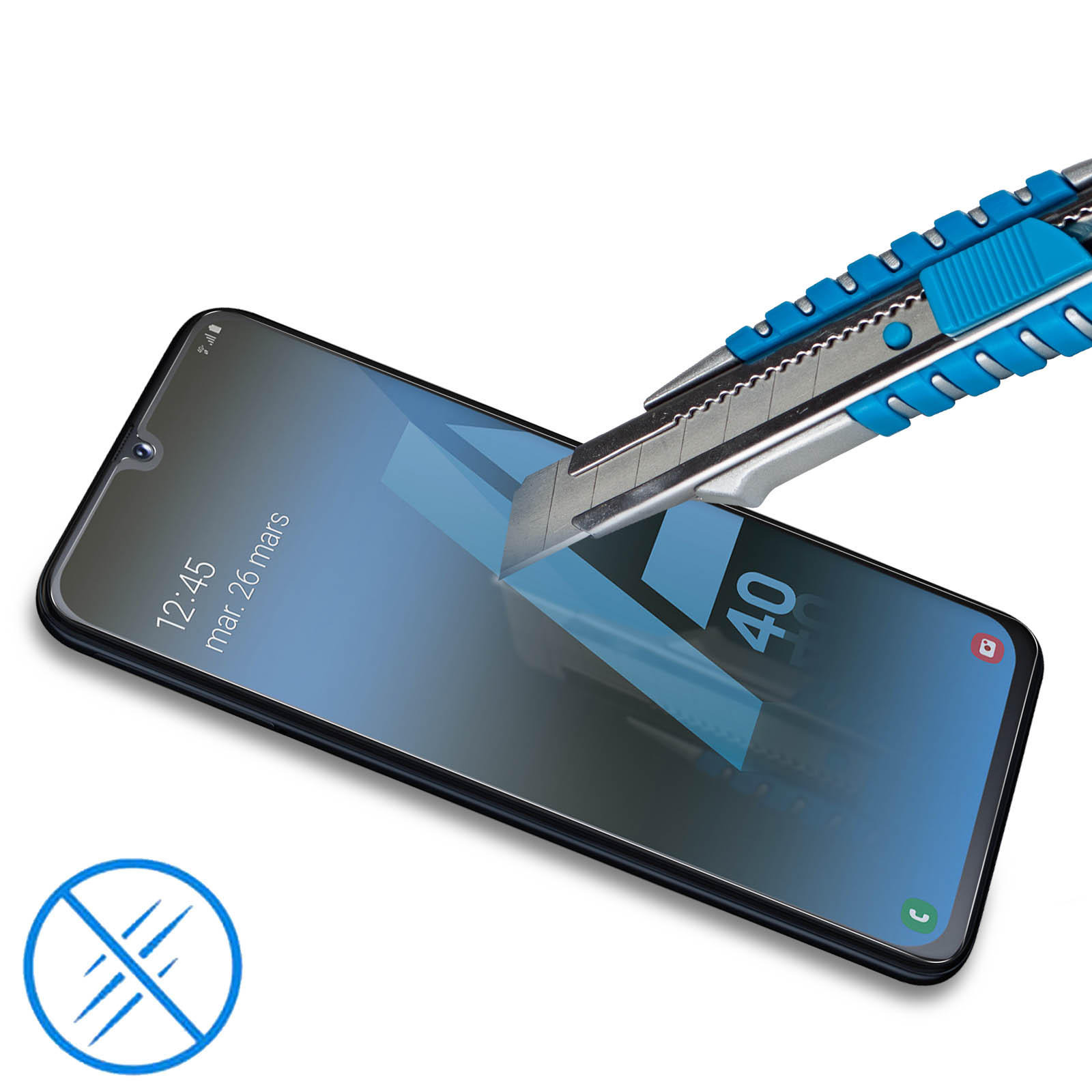 Un taglierino graffia lo schermo di uno smartphone con un simbolo di protezione.