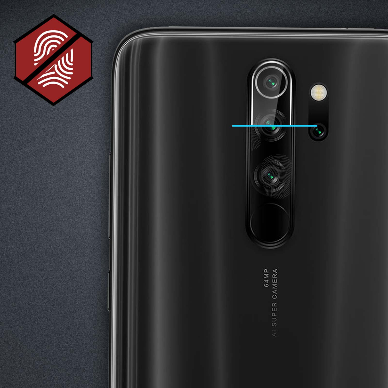 Grafica esagonale rossa con impronta digitale barrata accanto a un modulo fotocamera smartphone.