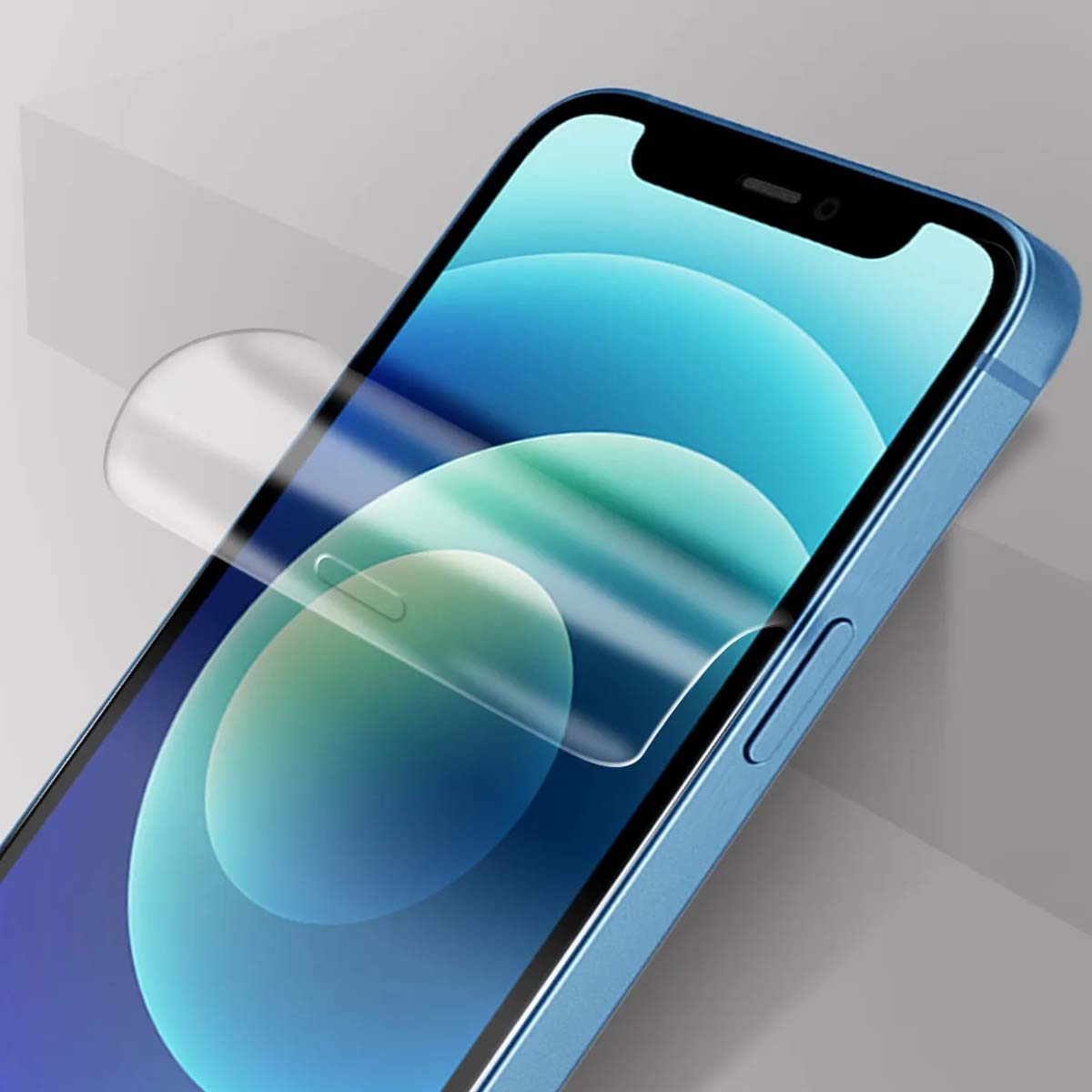 Smartphone blu con pellicola protettiva applicata.