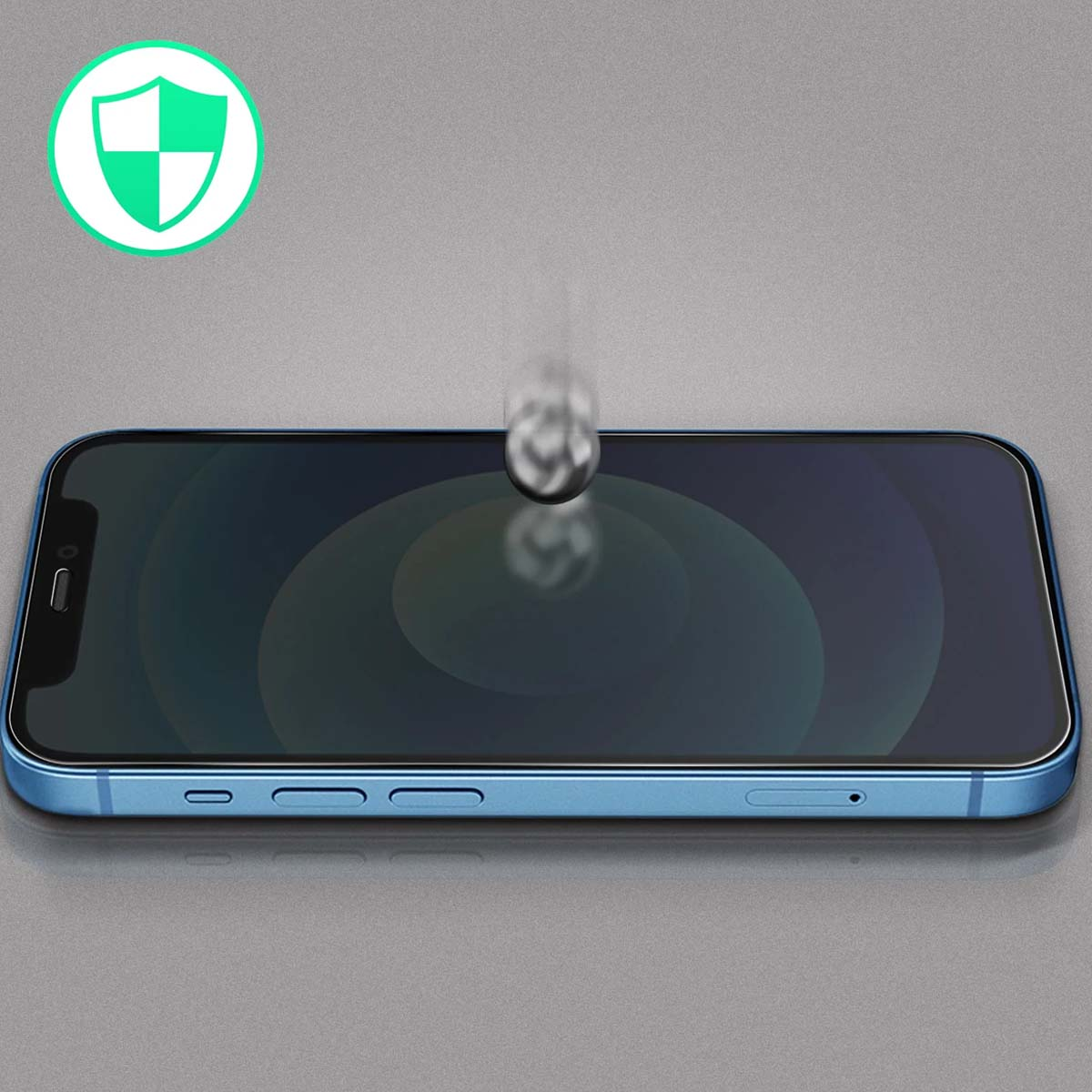 Un'icona a scudo stilizzata e una palla di metallo che cade su uno smartphone blu.