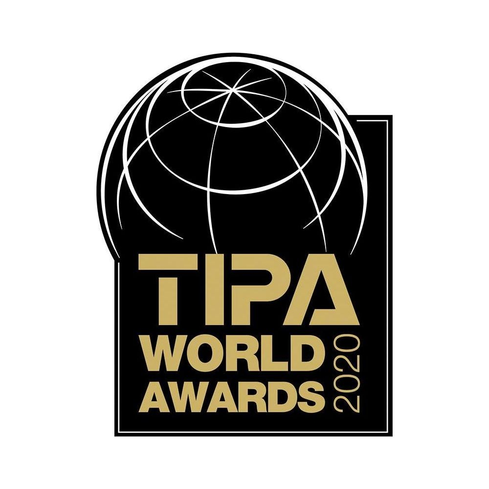 Logo: Globo nero con linee bianche, sotto TIPA WORLD AWARDS 2020 in oro.