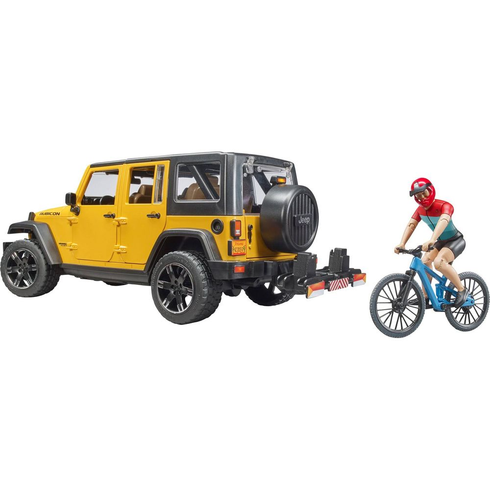 Gelber Jeep neben einem Radfahrer auf einem blauen Fahrrad.