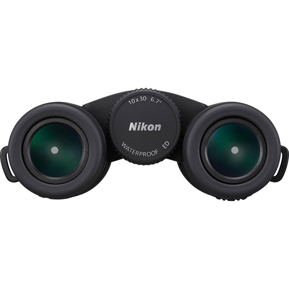 Binocolo Nikon nero, 10x30, impermeabile e vetro ED.
