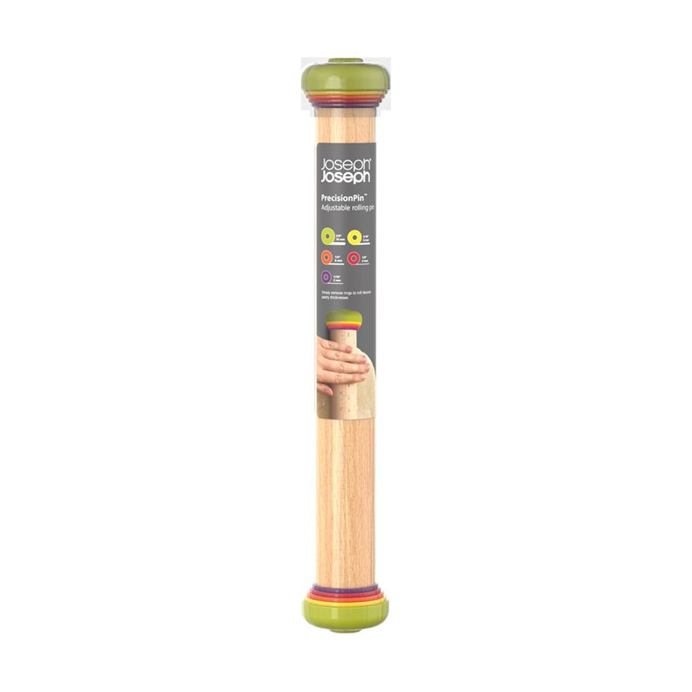 Un rodillo de cocina Joseph Joseph de madera con mangos verdes y anillos de colores.