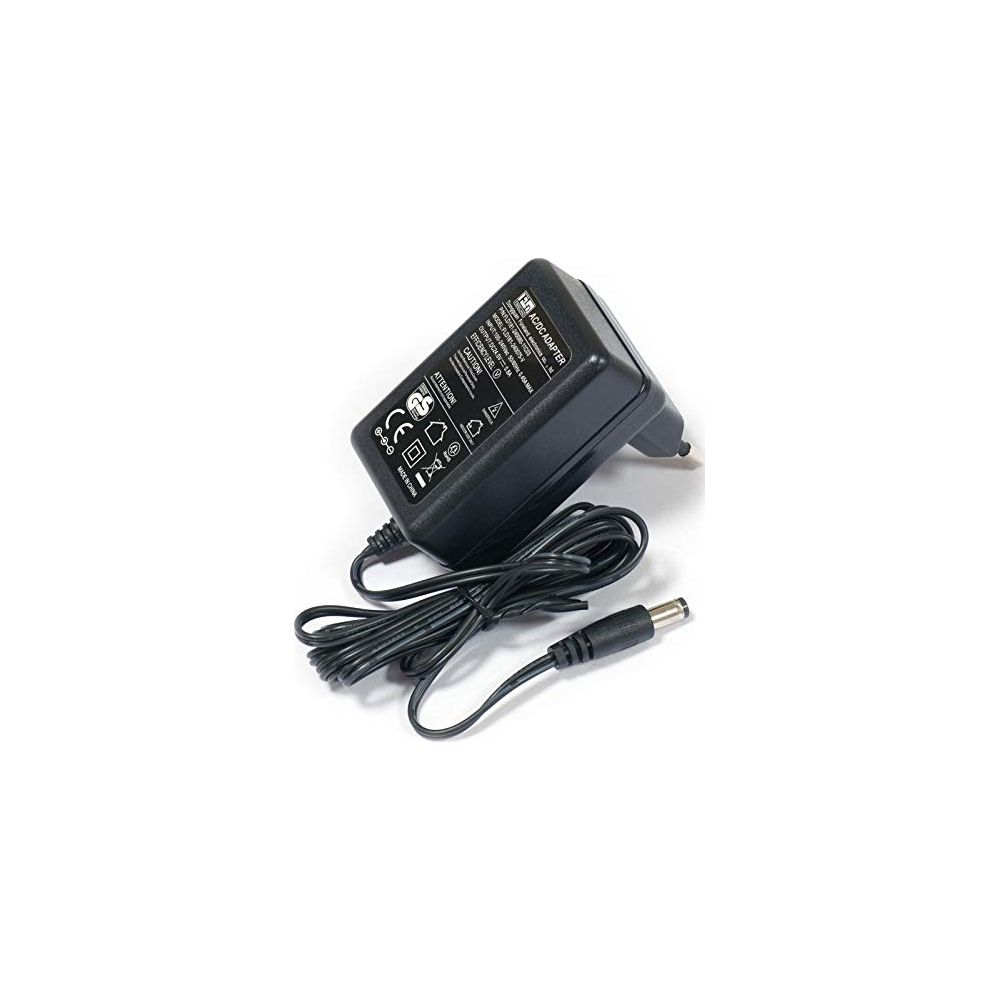 Czarny adapter AC/DC z kablem i wtyczką na białym tle.