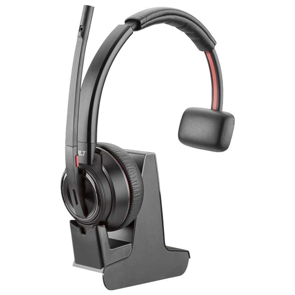 Cuffie nere con microfono su un supporto nero.
