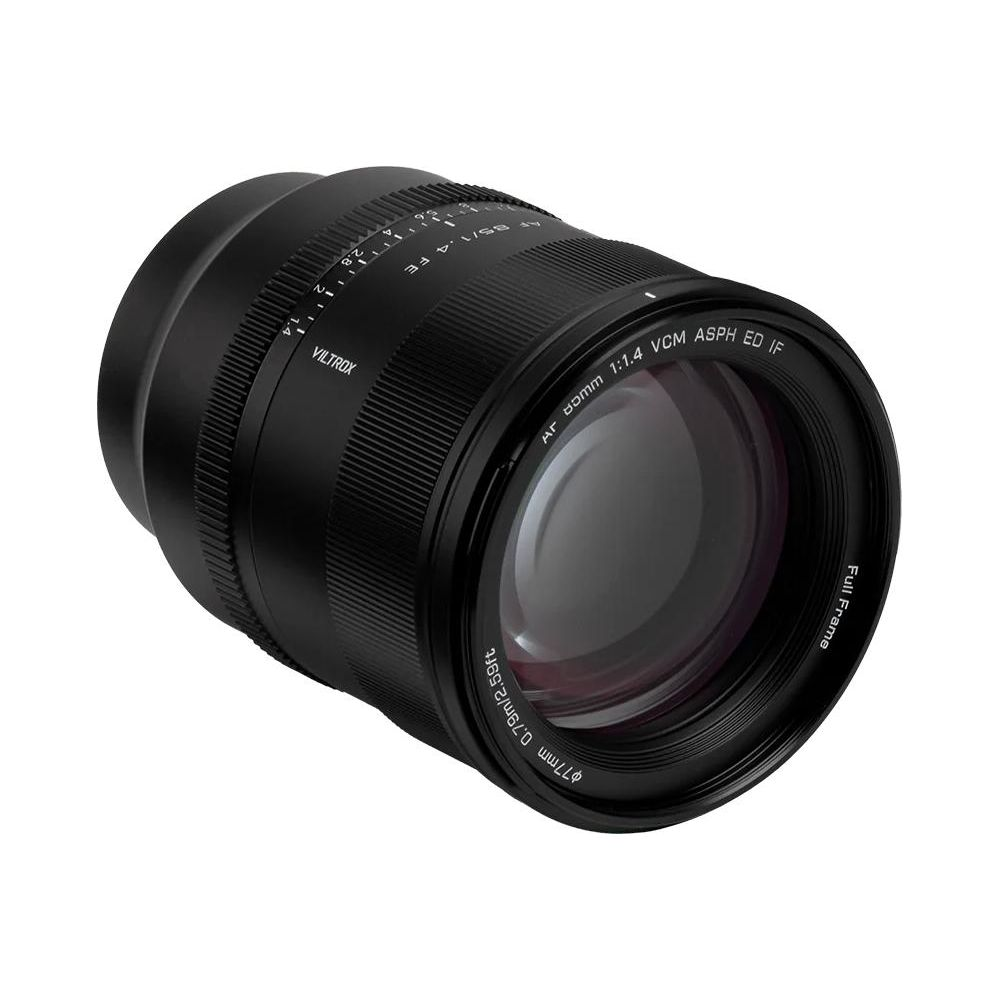 Een zwarte Viltrox 85mm f/1.4 lens met scherpstelringen en tekstopdruk.