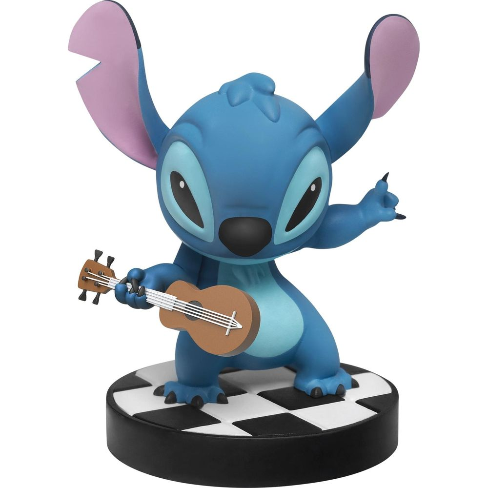 Stitch bleu jouant d'un ukulélé sur une base noir et blanc.