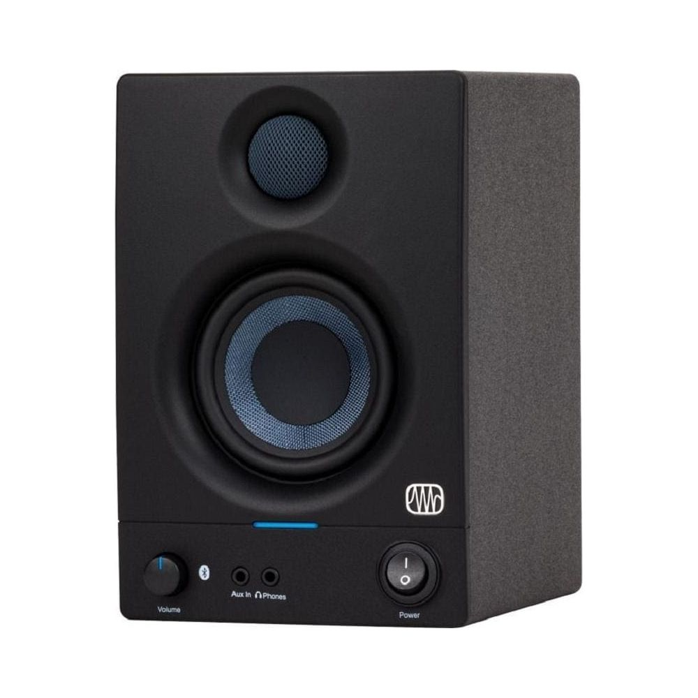 Altavoz negro con tweeter y woofer azules. Controles en la parte inferior.