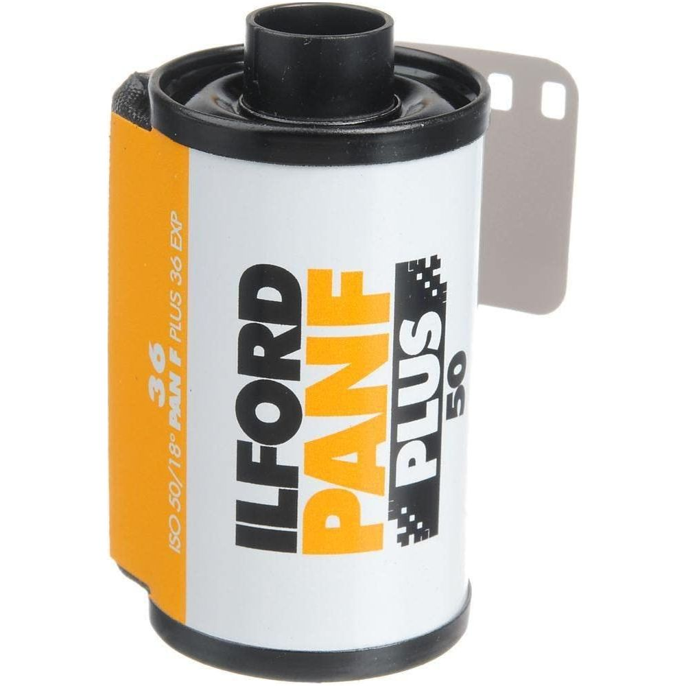 Rolka filmu z napisem ILFORD PAN F PLUS 50, 36 EXP.