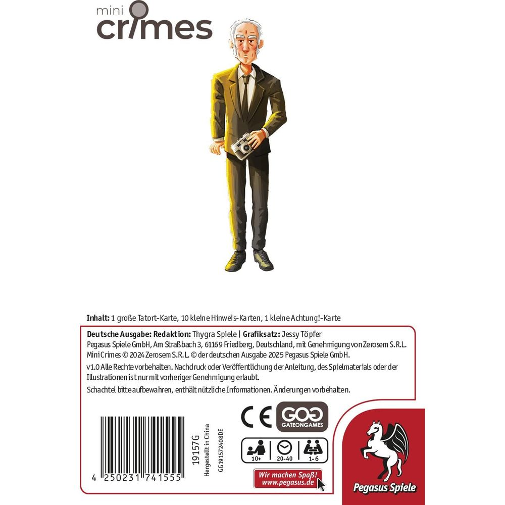 Un homme en costume tenant un appareil photo devant le jeu "Mini Crimes".