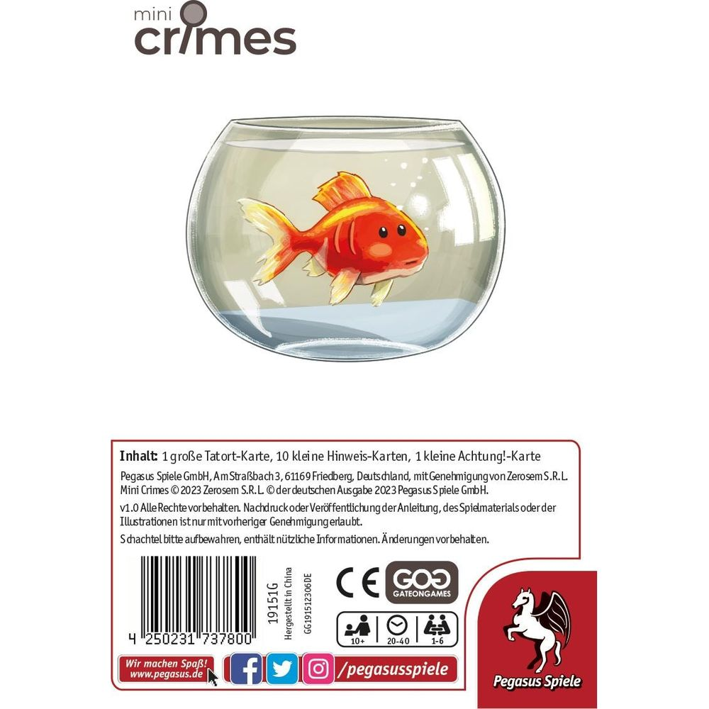 Un petit poisson rouge nage dans un bocal rond.
