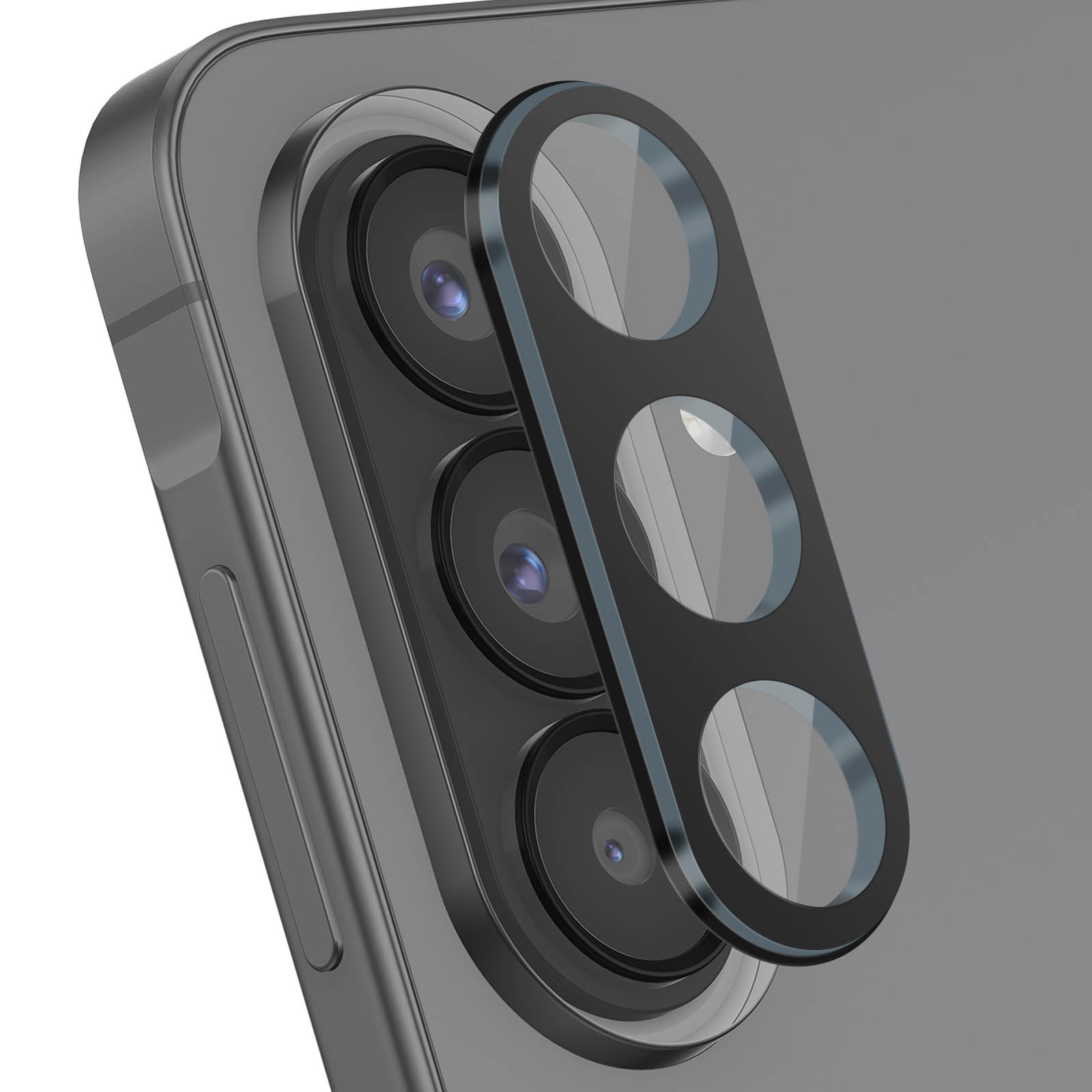 Gros plan d'un appareil photo de smartphone avec trois objectifs et un couvercle en verre.
