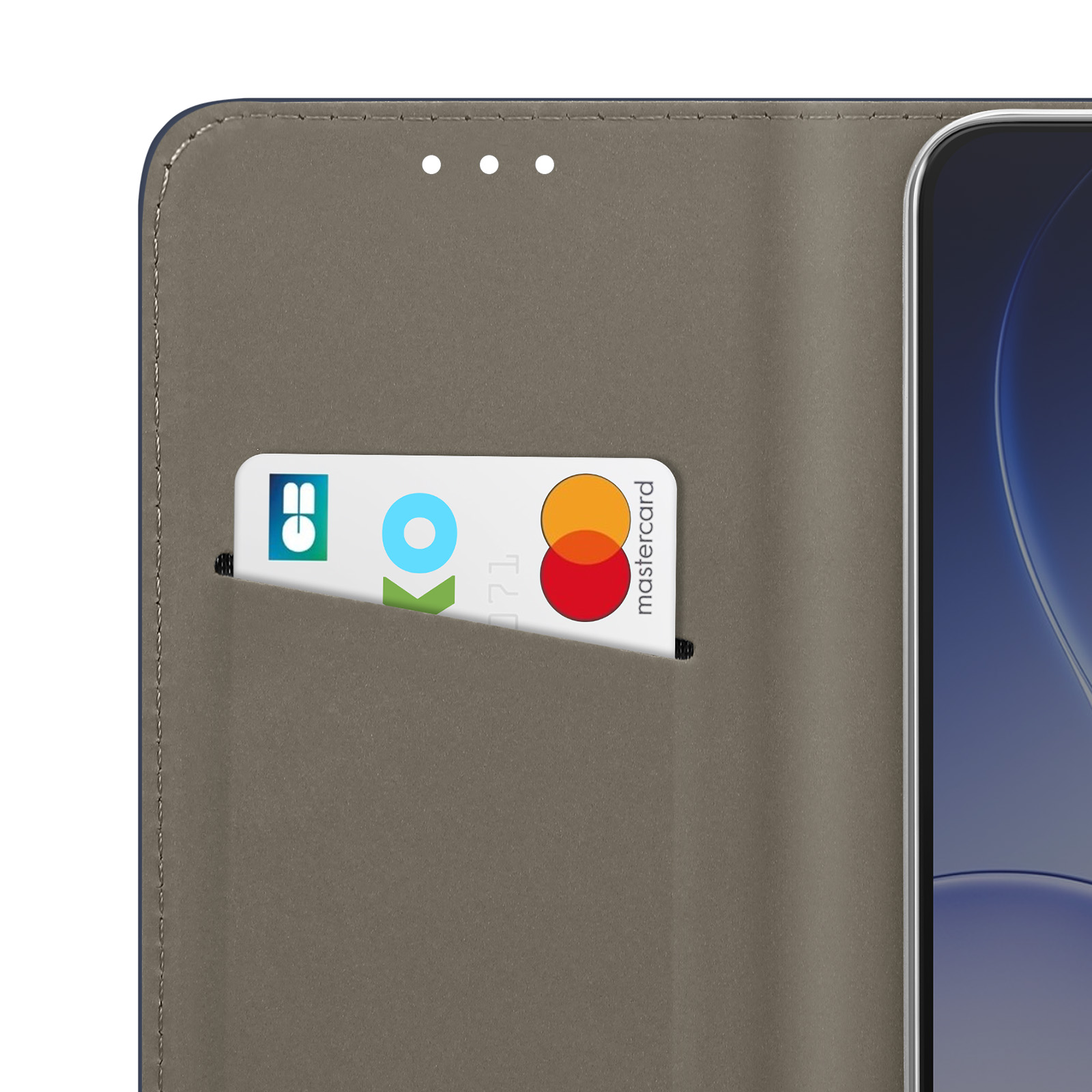 Étui gris avec fente pour carte et carte de crédit, smartphone à côté.