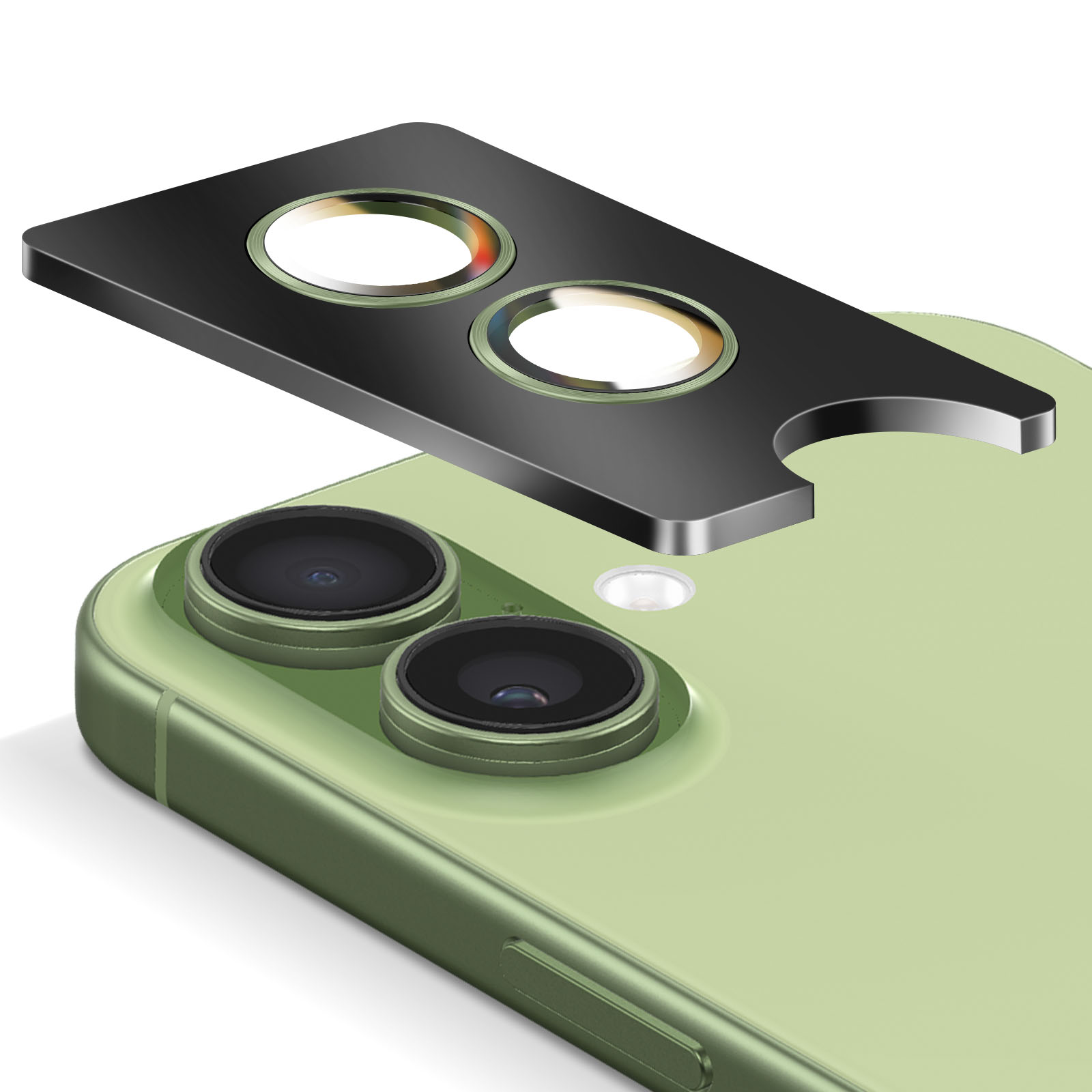 Un protecteur de lentille de caméra noir flotte au-dessus d'un smartphone vert clair.